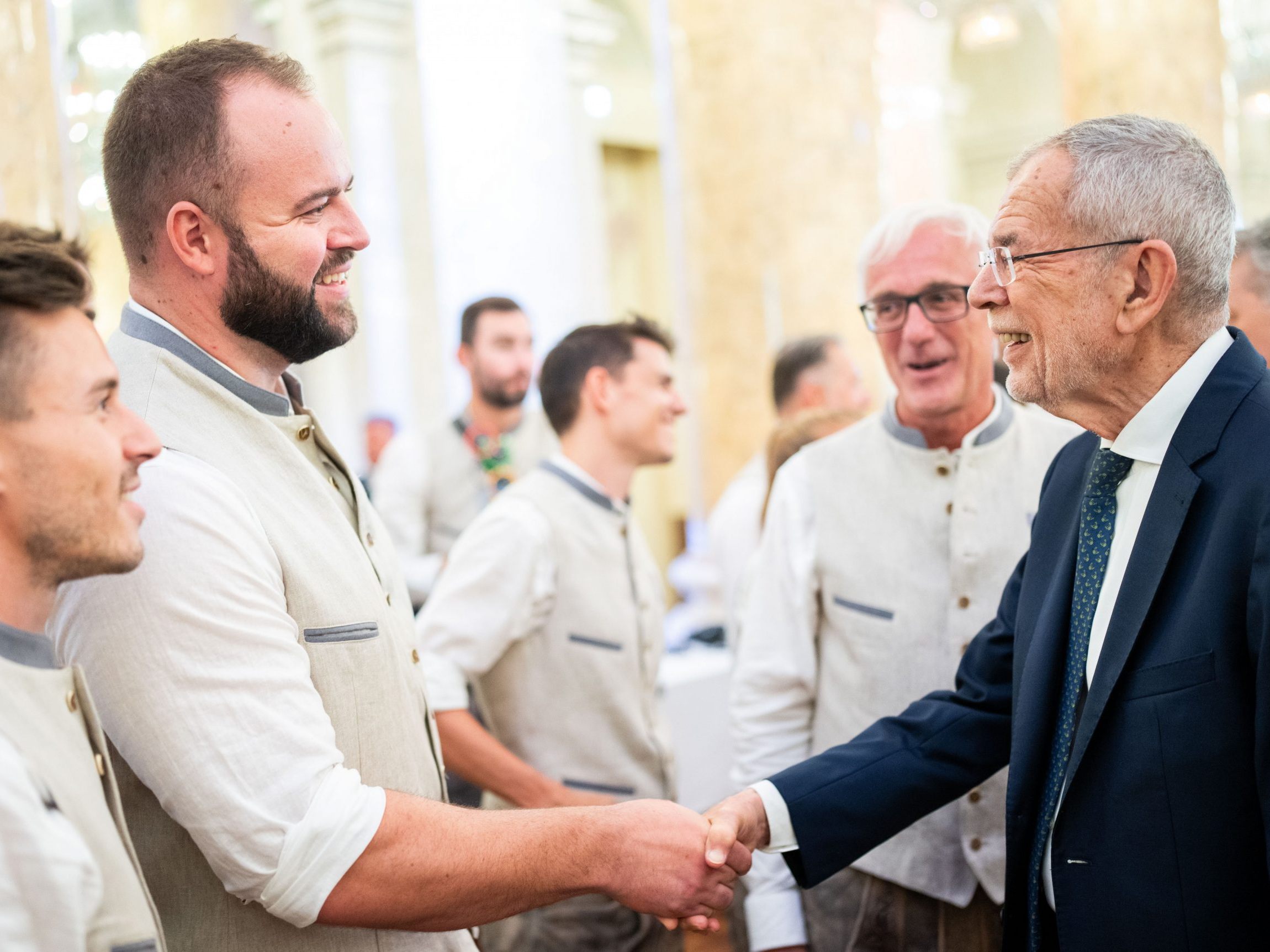 Lukas Weißhaidinger und Alexander Van der Bellen. Für den Diskuswerfer sind es nicht die ersten Olympischen Spiele. Lukas Weißhaidinger und Alexander Van der Bellen. Für den Diskuswerfer sind es nicht die ersten Olympischen Spiele.