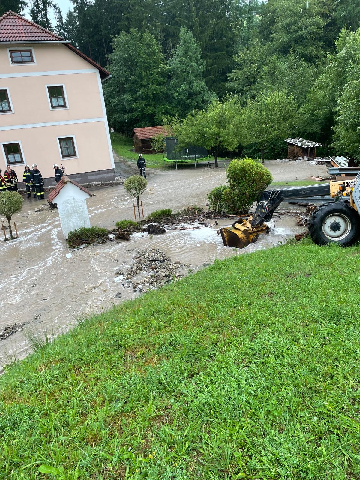 ©APA/BFKDO AMSTETTEN