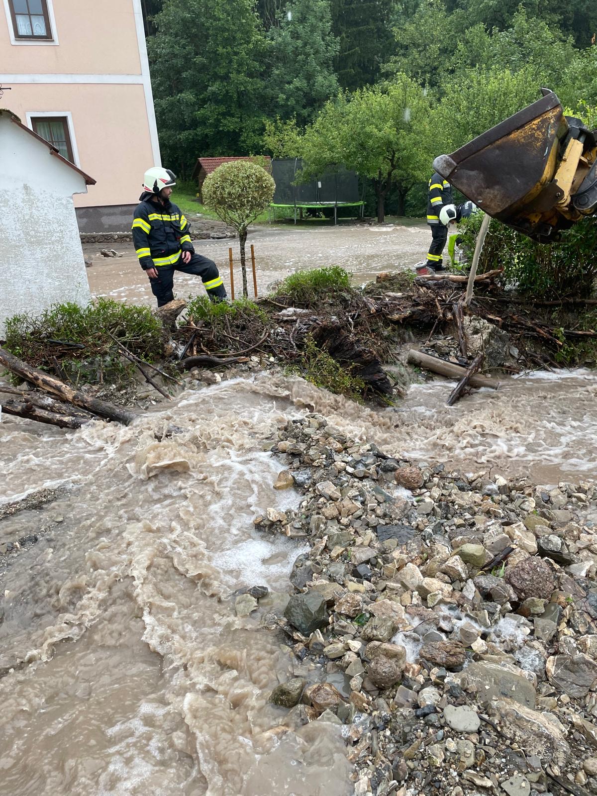 ©APA/BFKDO AMSTETTEN/FF ERTL