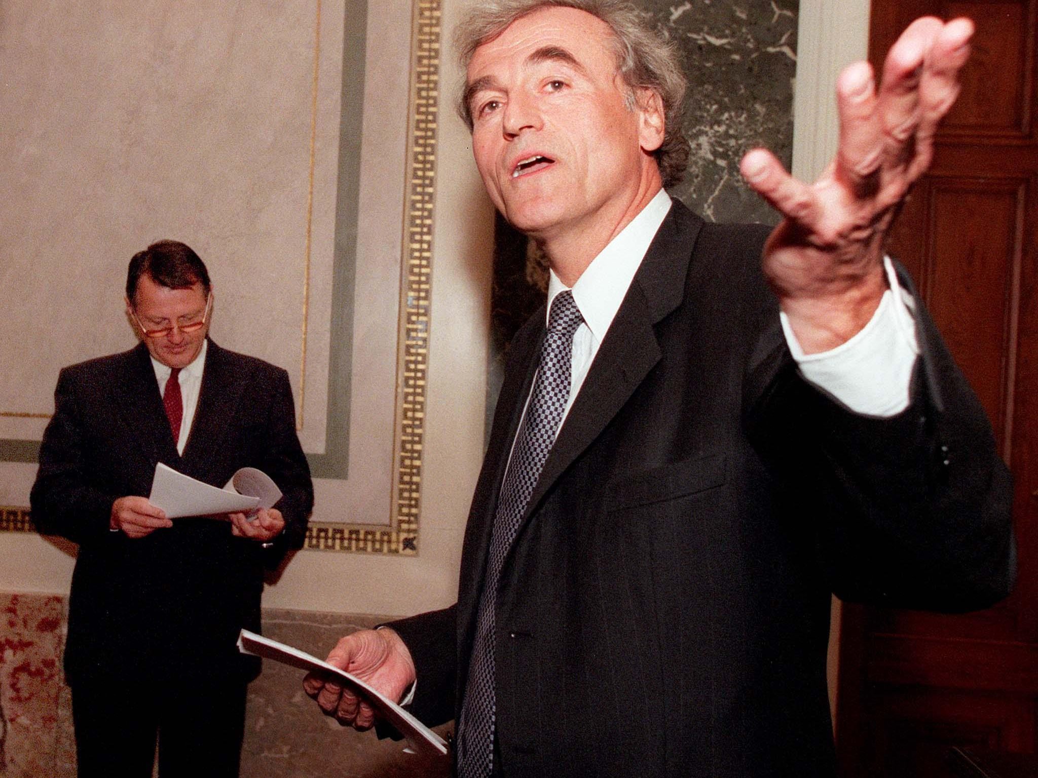 Arnold Schmidt (rechts) im Jahr 1997. Arnold Schmidt (rechts) im Jahr 1997.