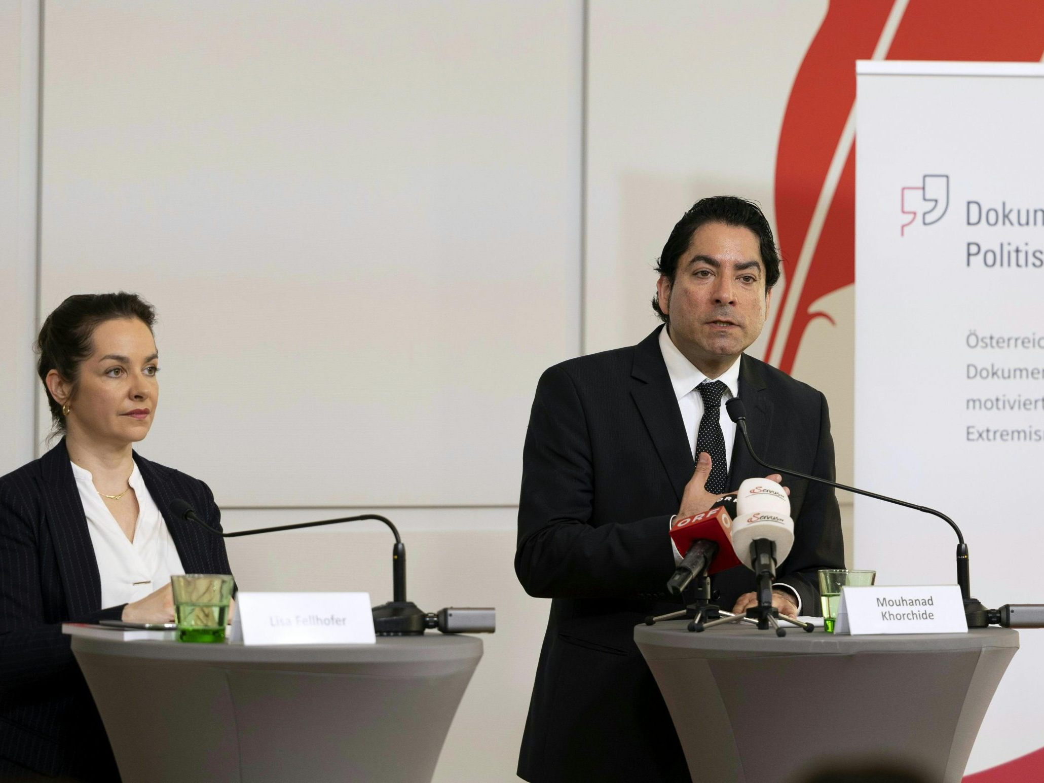 Medientermin am Mittwoch in Wien: DPI-Direktorin Lisa Fellhofer neben Vors. Mouhanad Khorchide (Wissenschaftlicher Beirat der DPI). Medientermin am Mittwoch in Wien: DPI-Direktorin Lisa Fellhofer neben Vors. Mouhanad Khorchide (Wissenschaftlicher Beirat der DPI).