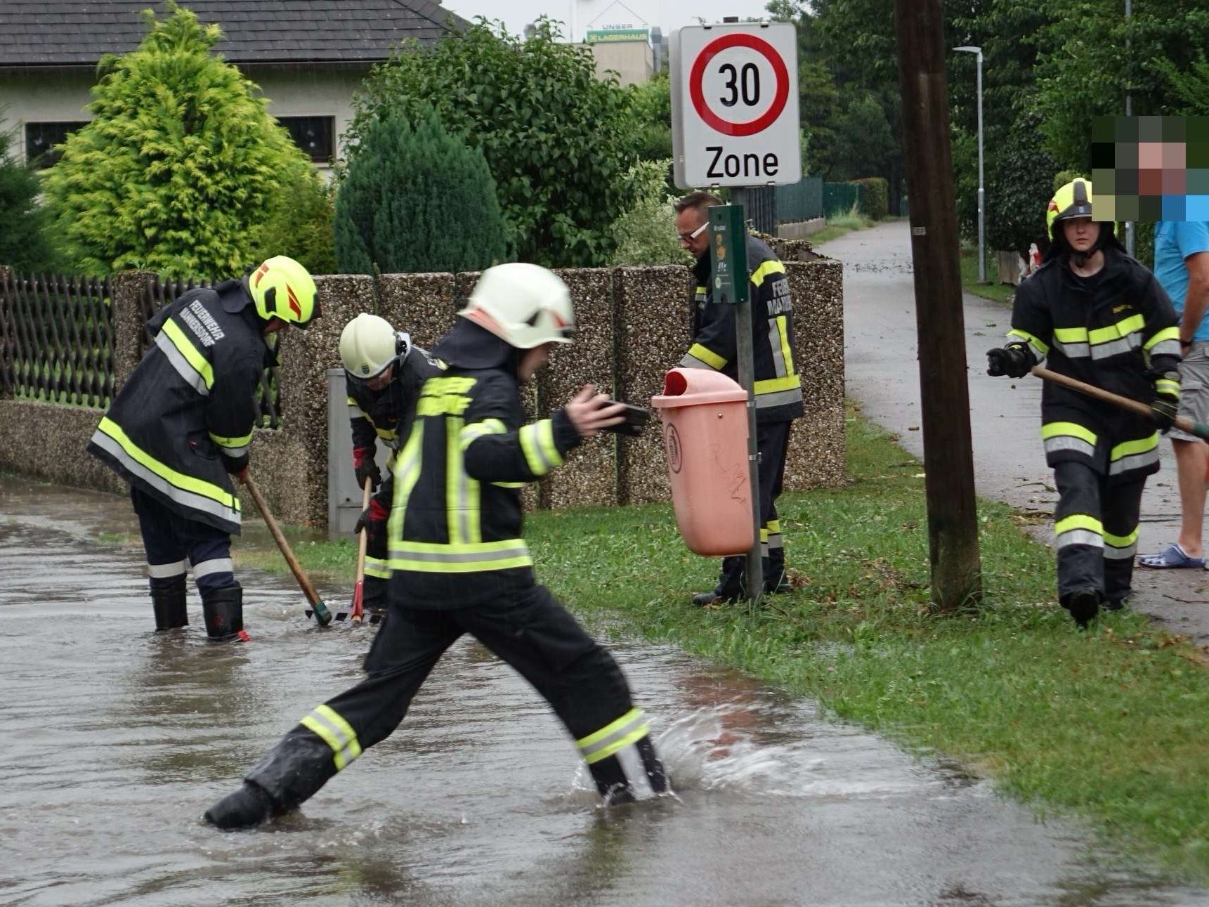 Die Feuerwehr rückte in Niederösterreich zu 360 Einsätzen aus.