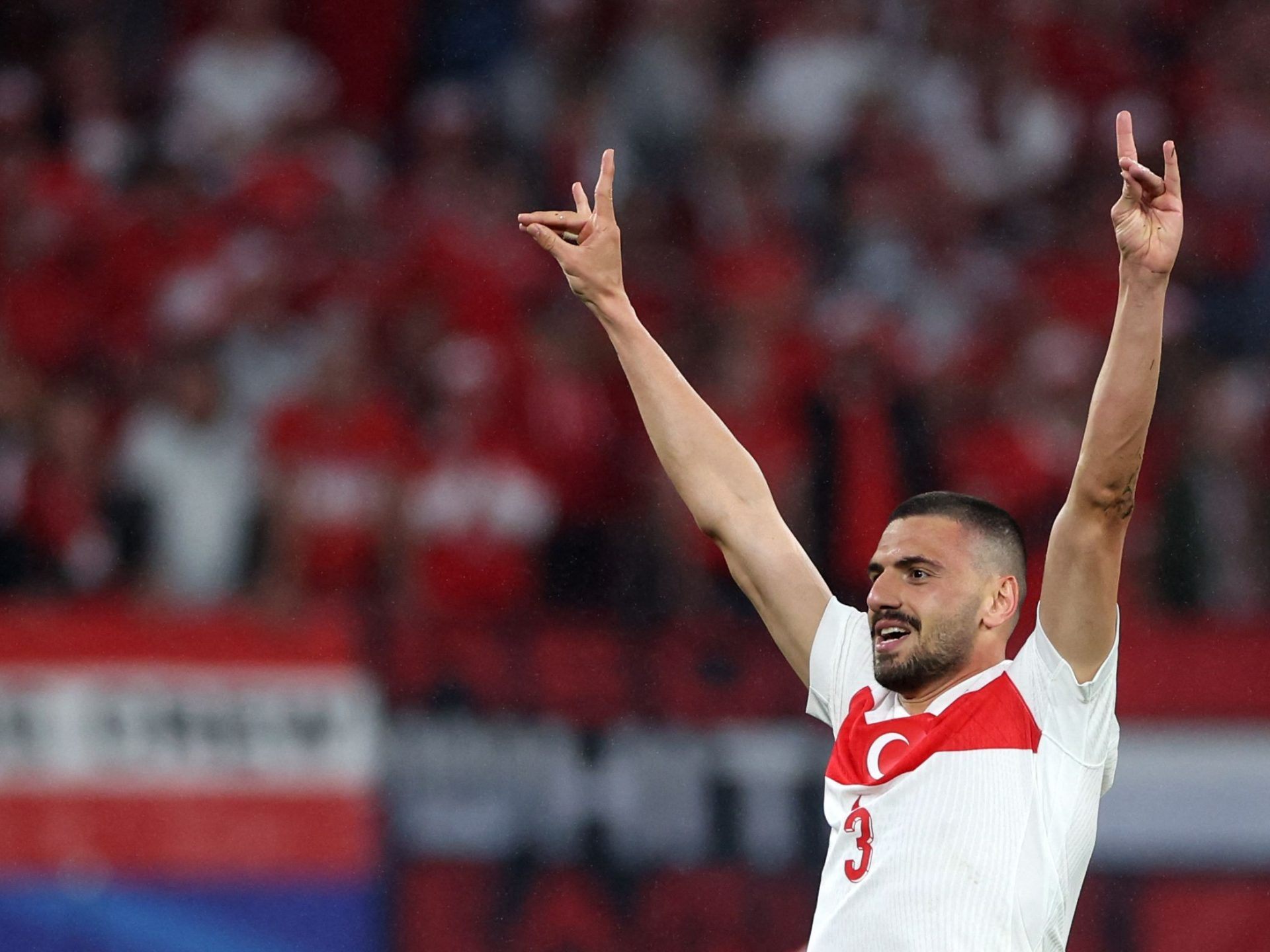 Merih Demiral zeigte nach dem 2:1 Sieg gegen Österreich den Wolfsgruß.