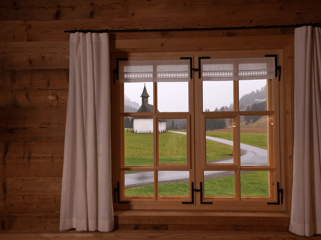 Fenster mit Zeitungspapier putzen