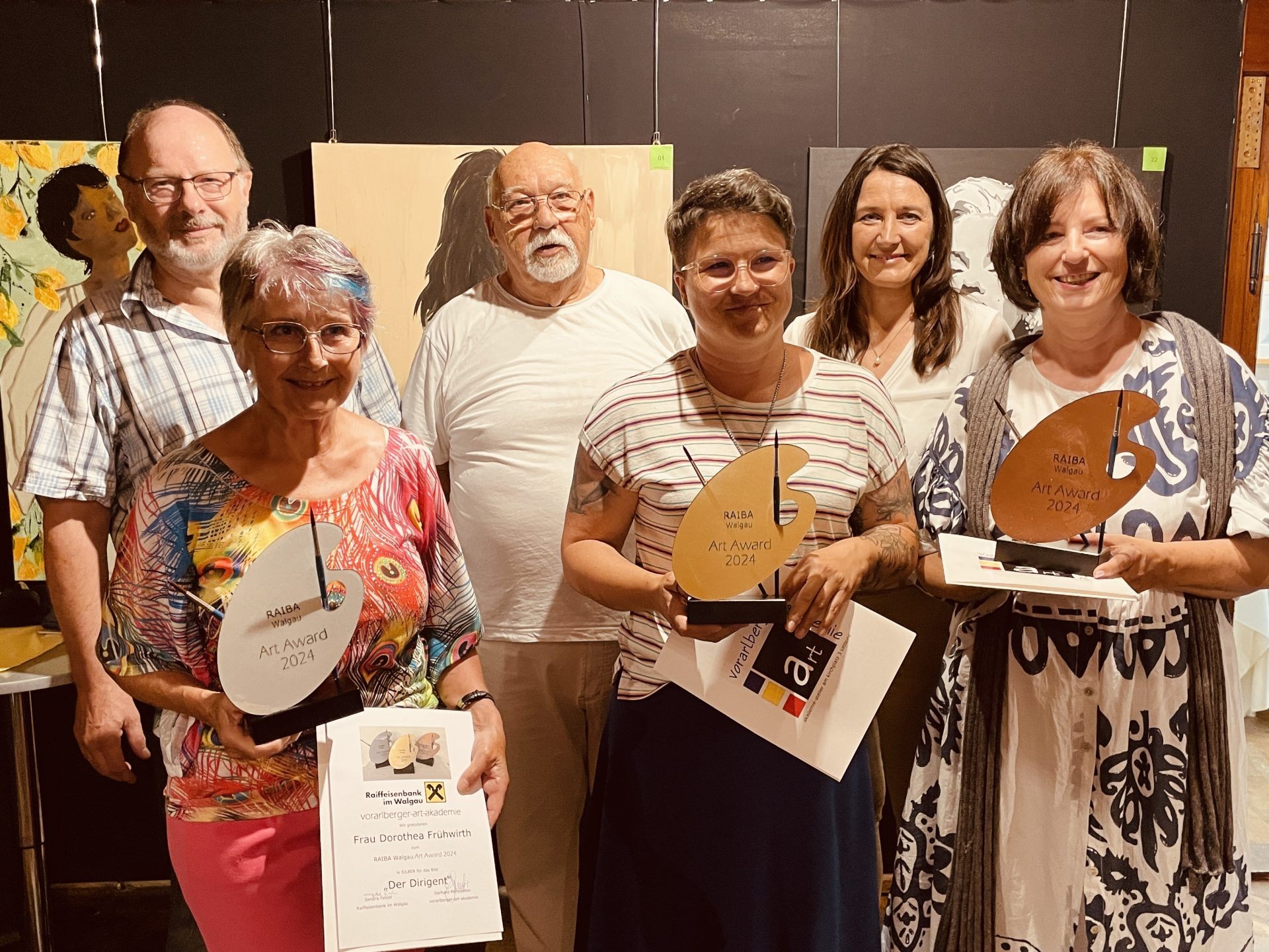 Von links nach rechts: Hanno Kerschbaumer, Dorothea Frühwirth, Gerhard Montibeller, Sonja Hagelkreuz, Sandra Fetzel und Gabriele Schmitzer. Von links nach rechts: Hanno Kerschbaumer, Dorothea Frühwirth, Gerhard Montibeller, Sonja Hagelkreuz, Sandra Fetzel und Gabriele Schmitzer.