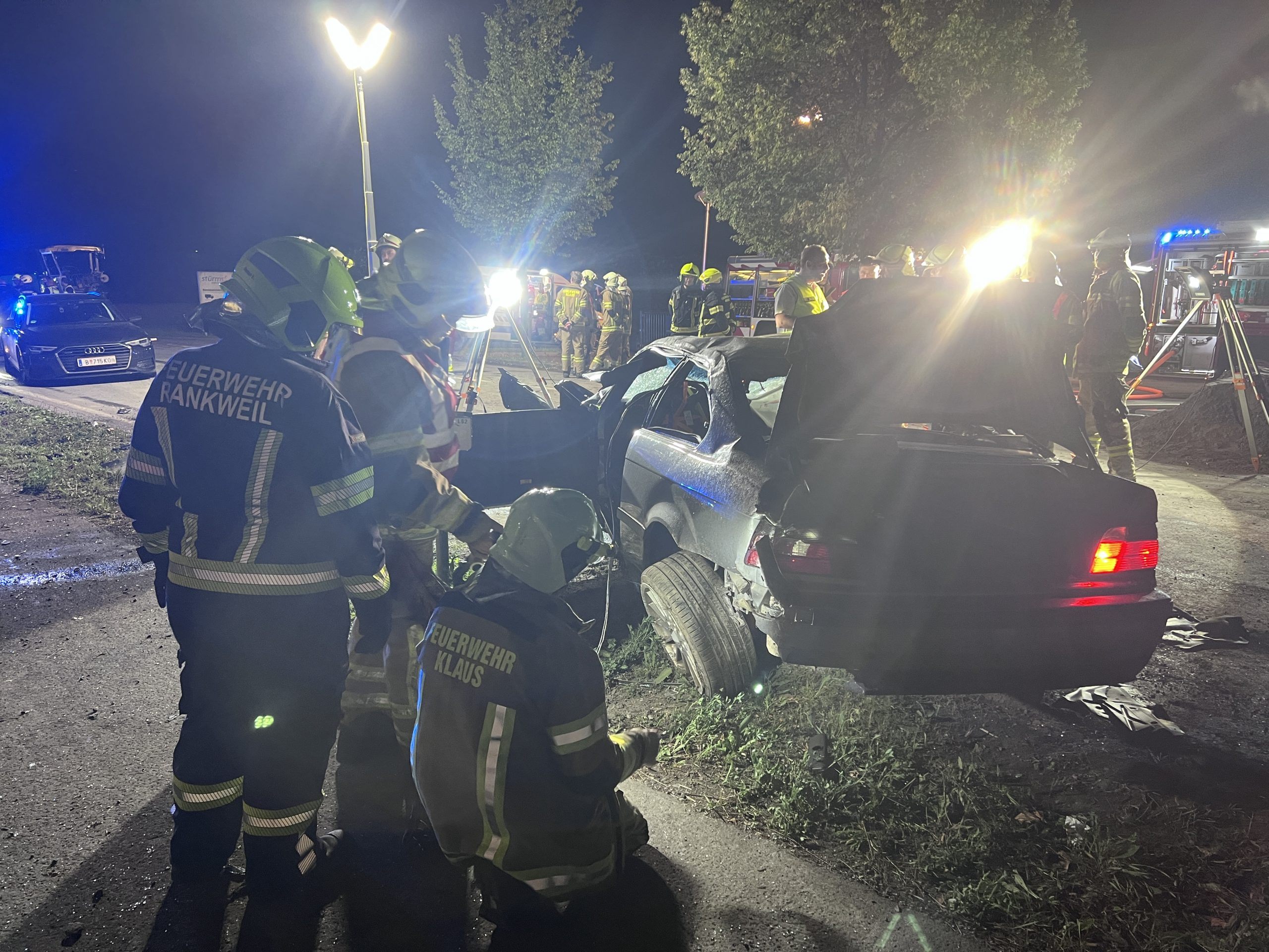Ein Großaufgebot an Einsatzkräften war an der Unfallstelle. Ein Großaufgebot an Einsatzkräften war an der Unfallstelle.