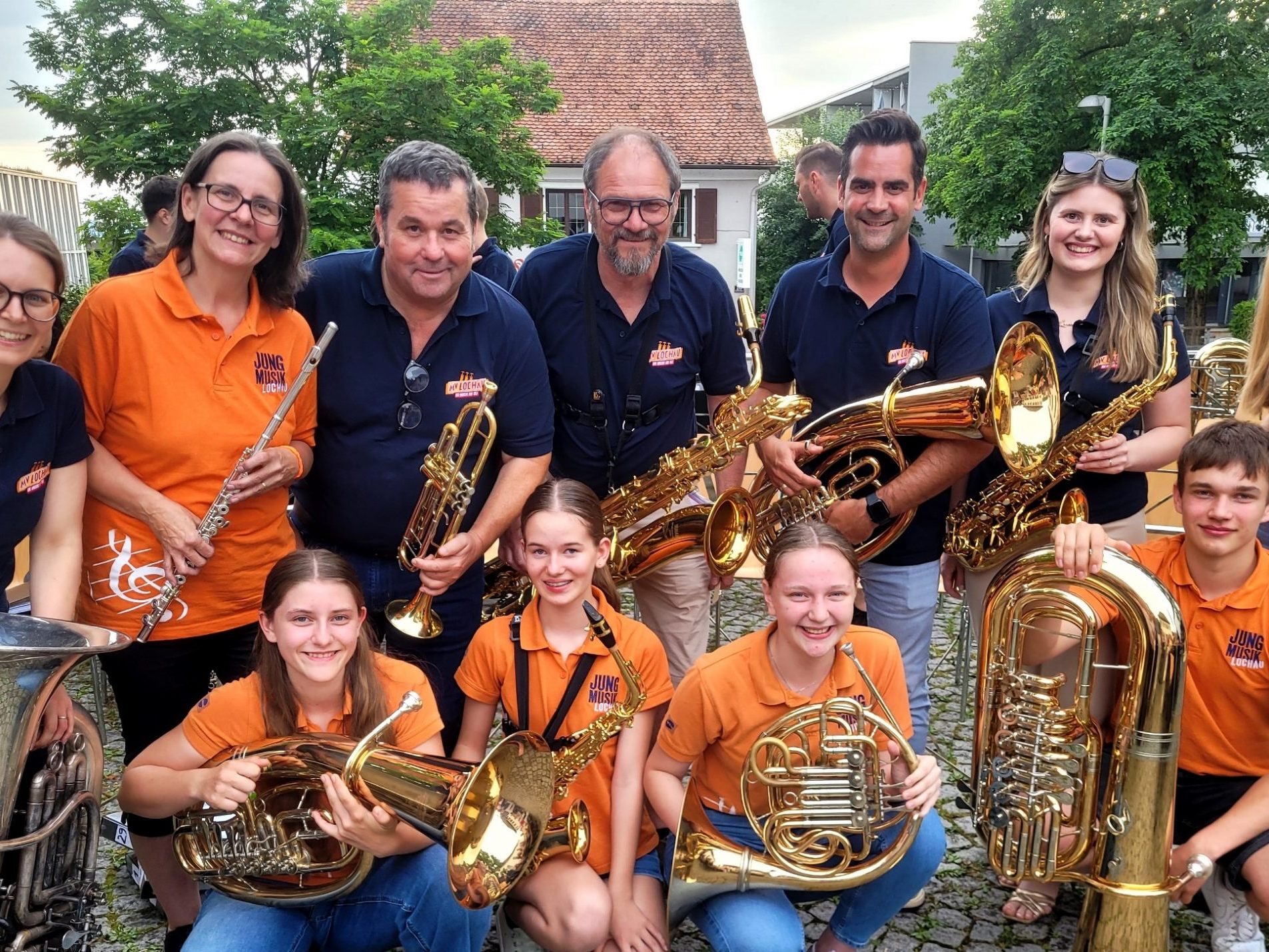 Das besondere Highlight im Leiblachtaler Veranstaltungskalender: Die Lochauer Musikanten laden Jung und Alt zum „50. Lochauer Dorffest“ in die überdachte Open-Air-Arena im Schulhof.