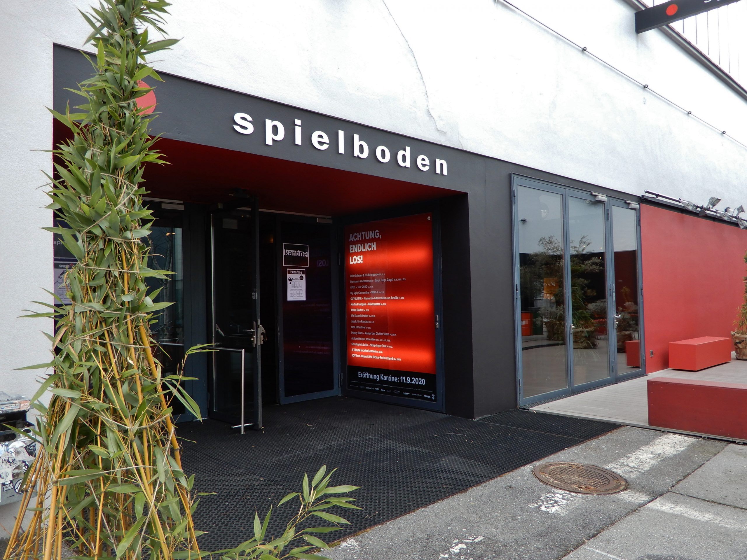 Bevor der Spielboden Sommerpause macht, stehen diese Woche noch Kino-Höhepunkte und die Fuckup Night auf dem Programm. Bevor der Spielboden Sommerpause macht, stehen diese Woche noch Kino-Höhepunkte und die Fuckup Night auf dem Programm.