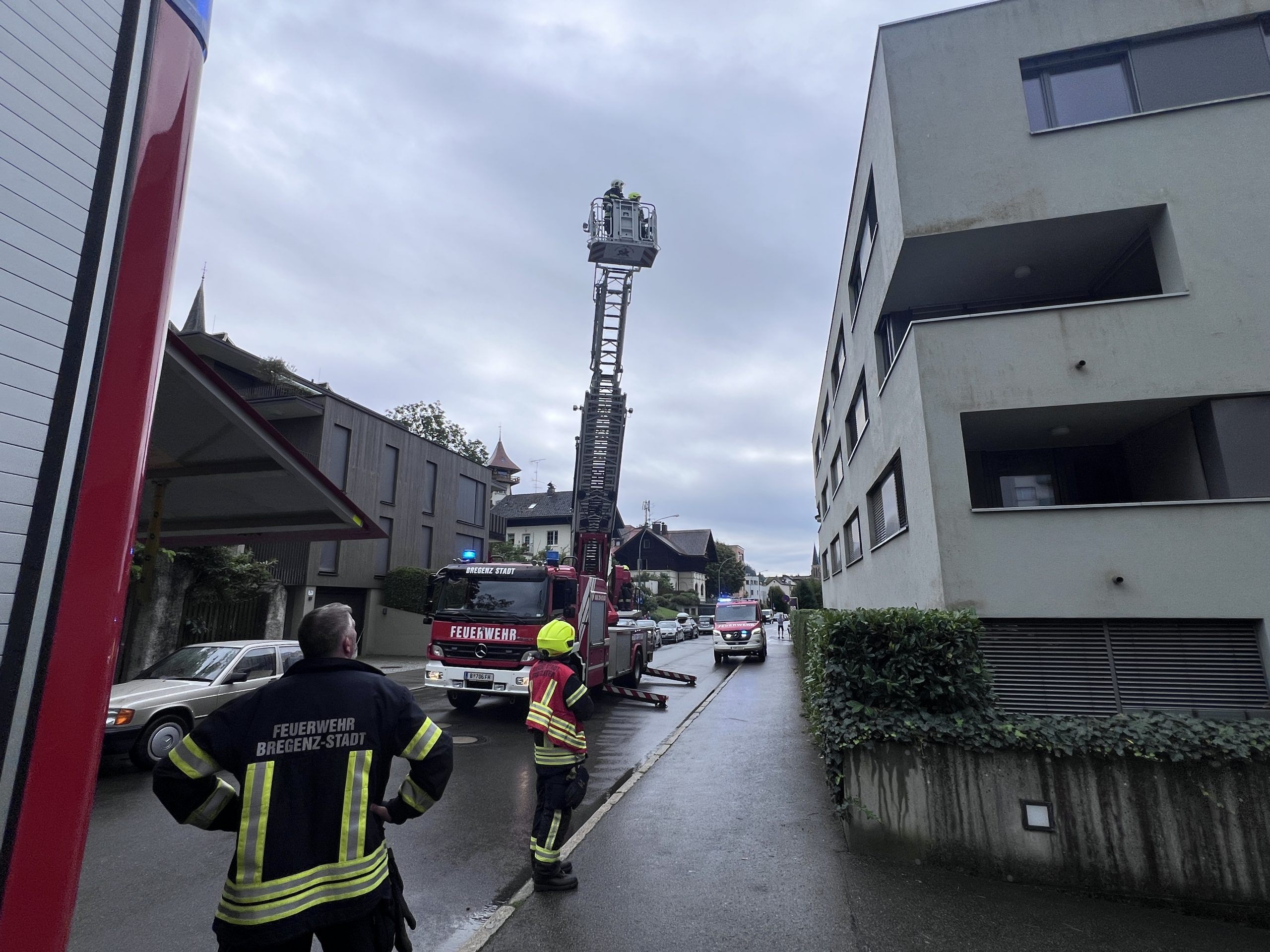 Feuerwehreinsatz in der Bregenzer Belruptstraße. Feuerwehreinsatz in der Bregenzer Belruptstraße.