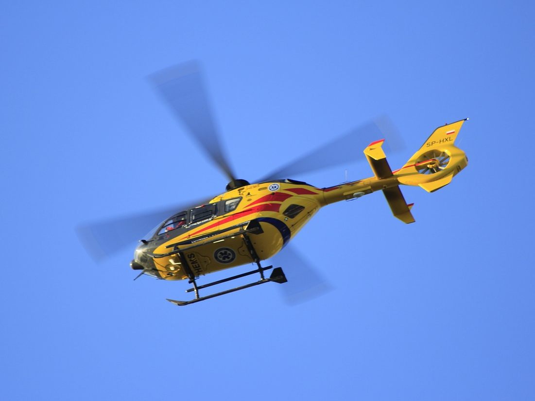 Ein Rettungshubschrauber rettete die Pilzsammler aus Bergnot.