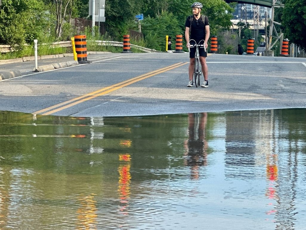 Heftige Regenschauer überfluteten Toronto. Heftige Regenschauer überfluteten Toronto.