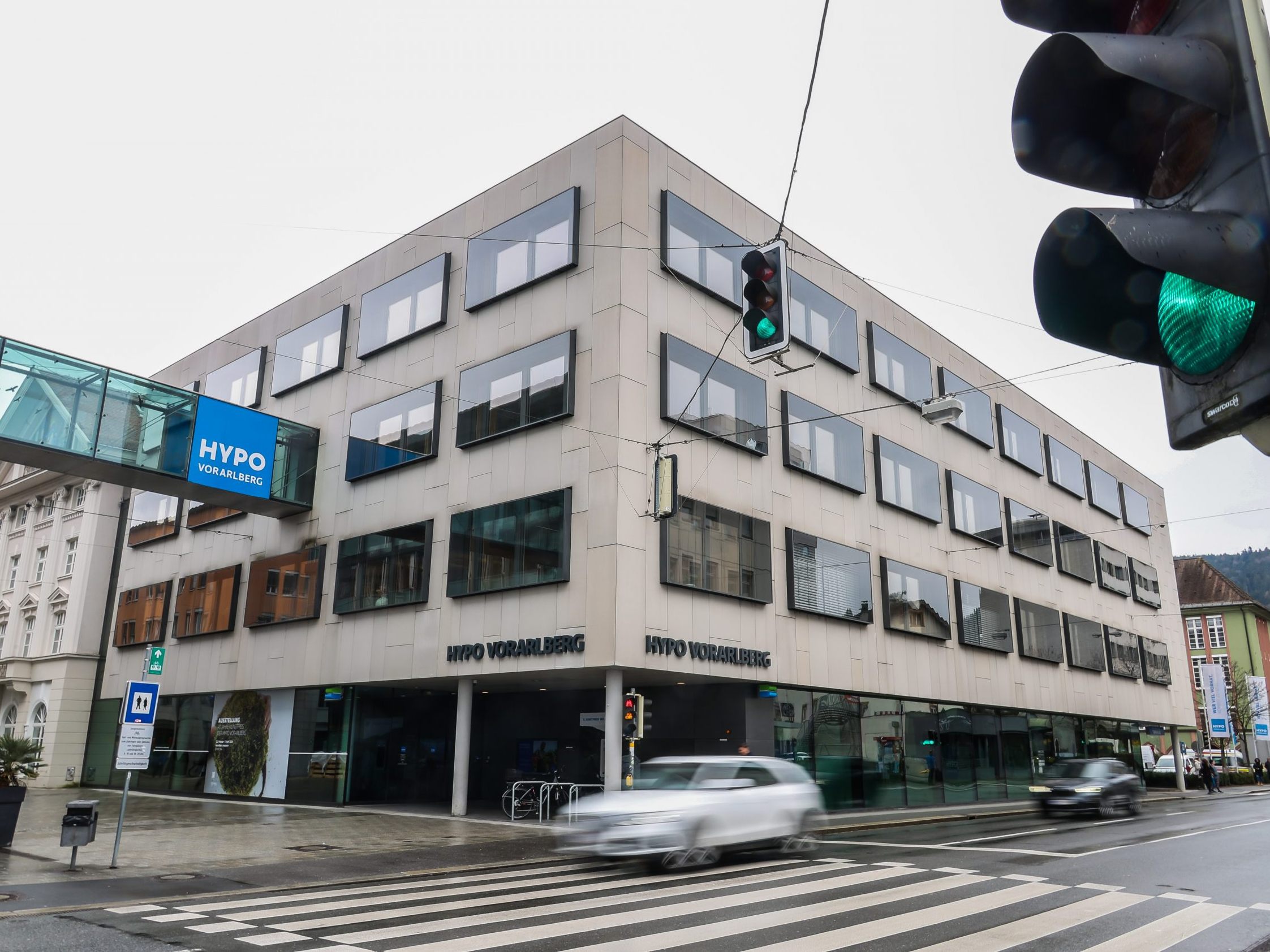 Die FMA hat gegen die Hypo Vorarlberg Bank AG wegen Verstößen gegen die Sorgfaltspflicht zur Verhinderung von Geldwäsche und Terrorismusfinanzierung eine Geldstrafe in Höhe von 791.000 Euro verhängt. Die FMA hat gegen die Hypo Vorarlberg Bank AG wegen Verstößen gegen die Sorgfaltspflicht zur Verhinderung von Geldwäsche und Terrorismusfinanzierung eine Geldstrafe in Höhe von 791.000 Euro verhängt.
