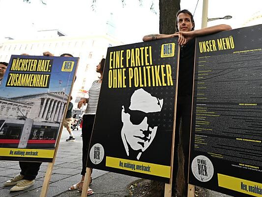 Wlaznys Partei stellte ihre Plakate vor. Wlaznys Partei stellte ihre Plakate vor.