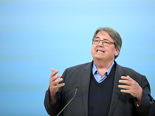 Sozialsprecher Josef Muchitsch bei einer Pressekonferenz im Februar Sozialsprecher Josef Muchitsch bei einer Pressekonferenz im Februar
