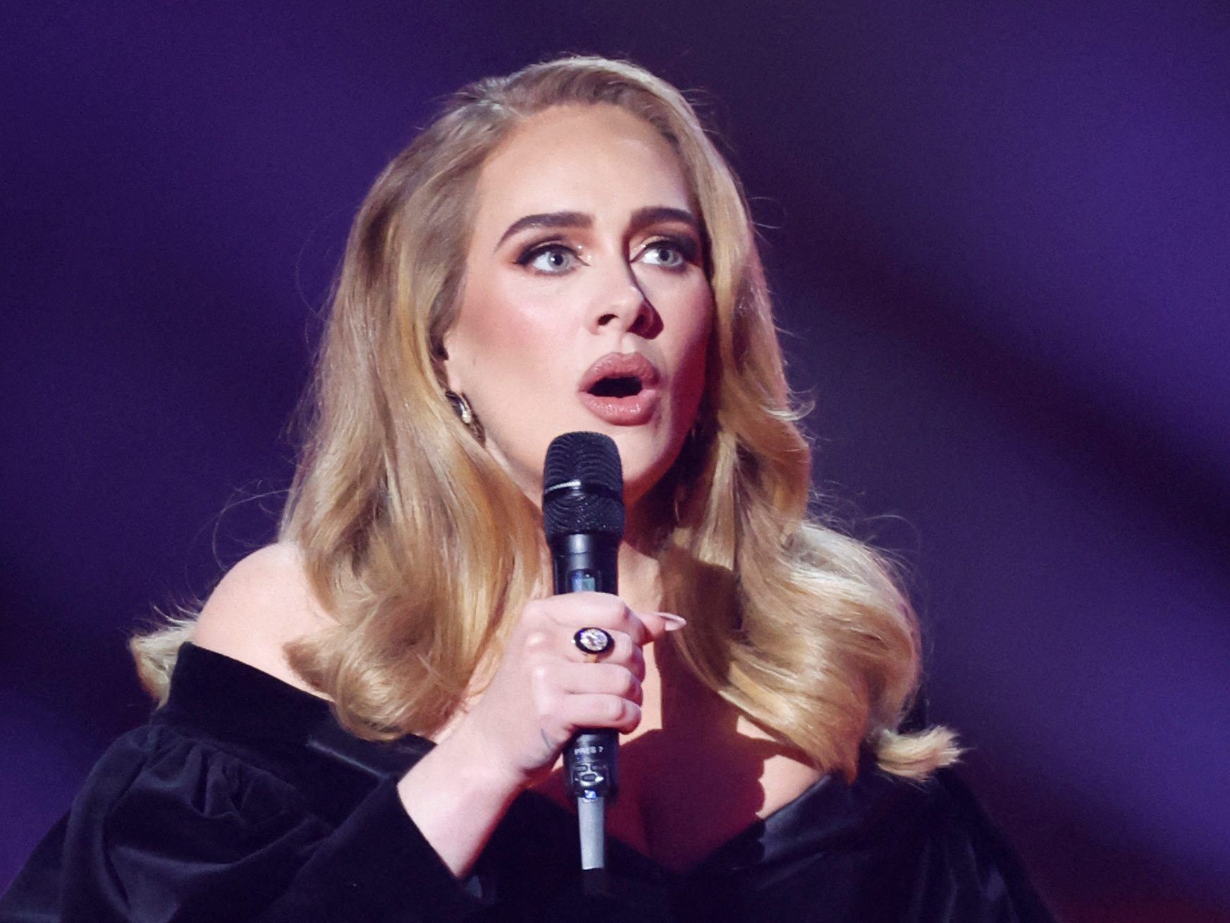 Starkregen und Gewitter bei Adele-Konzert erwartet. Starkregen und Gewitter bei Adele-Konzert erwartet.