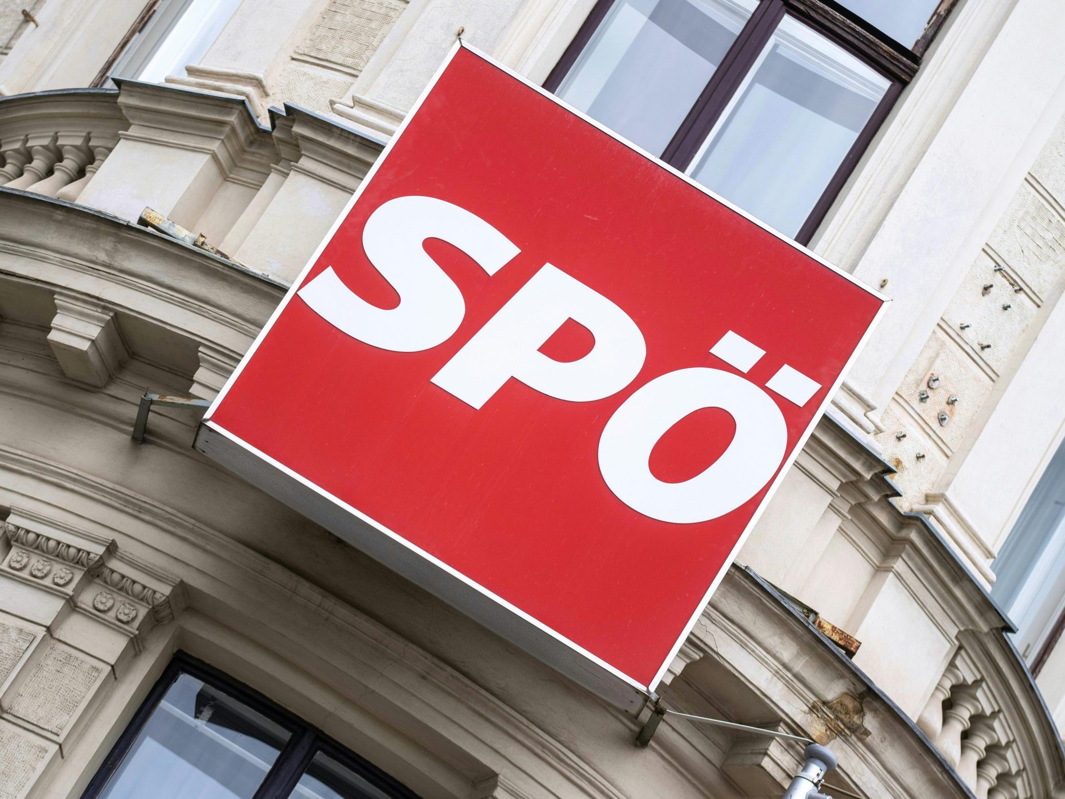 Die SPÖ will aus dem Stimmungskeller ins Kanzleramt. Die SPÖ will aus dem Stimmungskeller ins Kanzleramt.