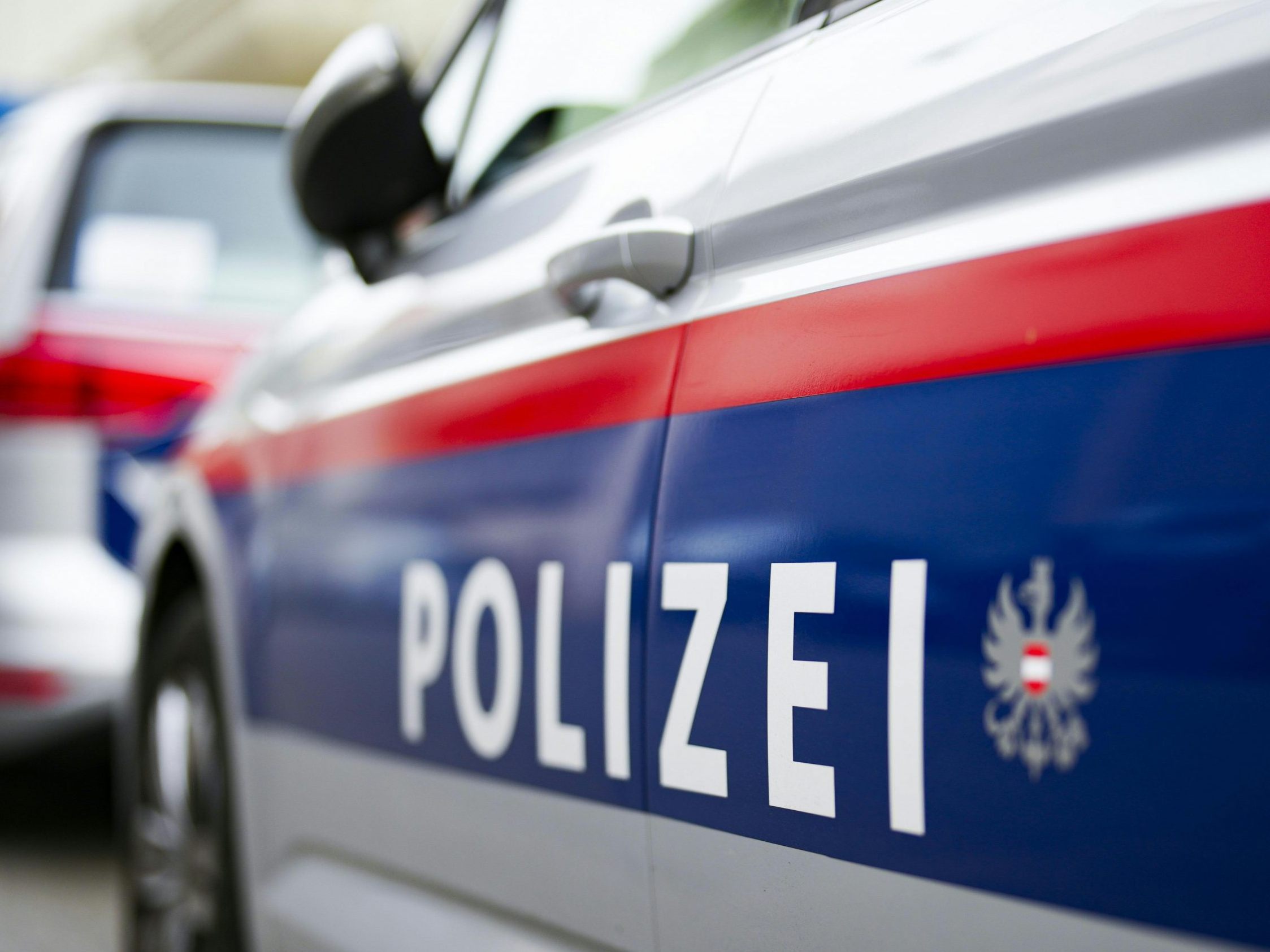 Eine Frau wurde auf der Straße in Linz niedergestochen.