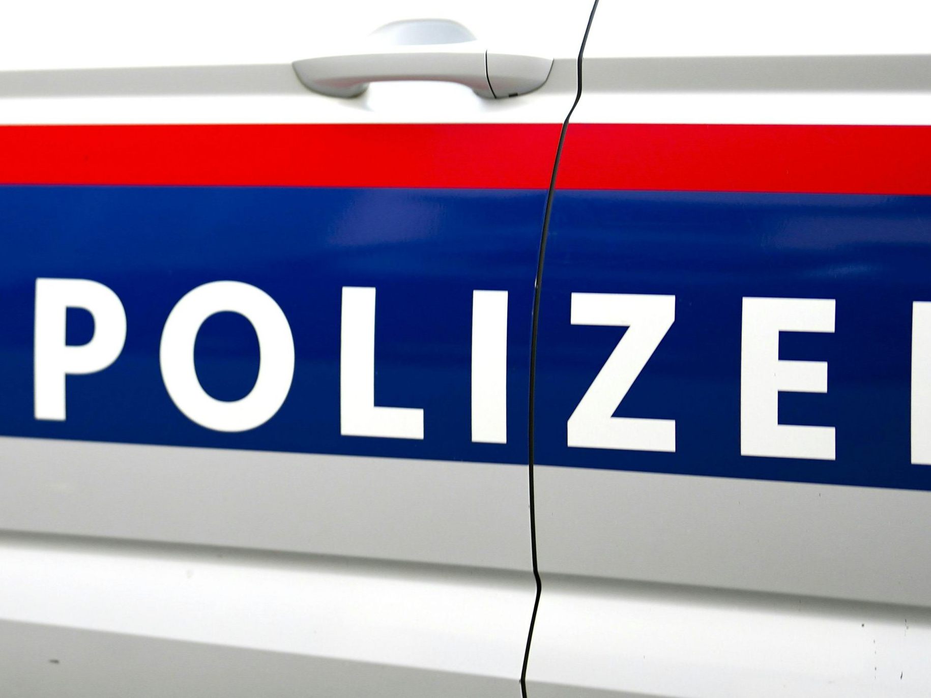 Die Ermittlungen bezüglich der zweiten Tatverdächtigen laufen. Die Ermittlungen bezüglich der zweiten Tatverdächtigen laufen.