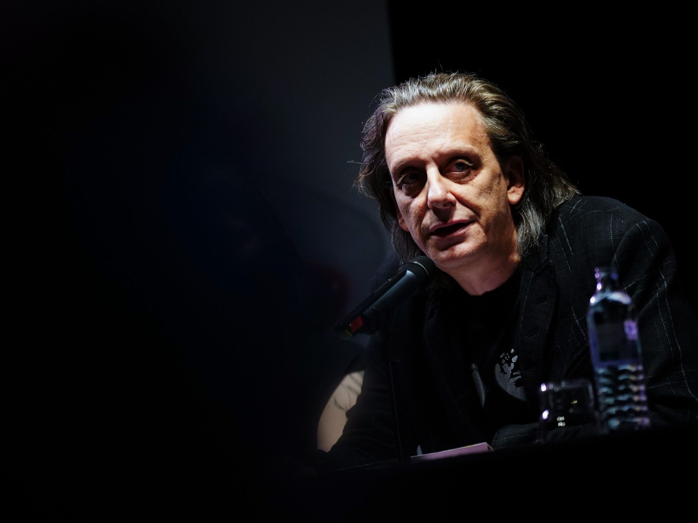 "Die Lage ist ernst", erklärte Volkstheater-Direktor Voges. "Die Lage ist ernst", erklärte Volkstheater-Direktor Voges.