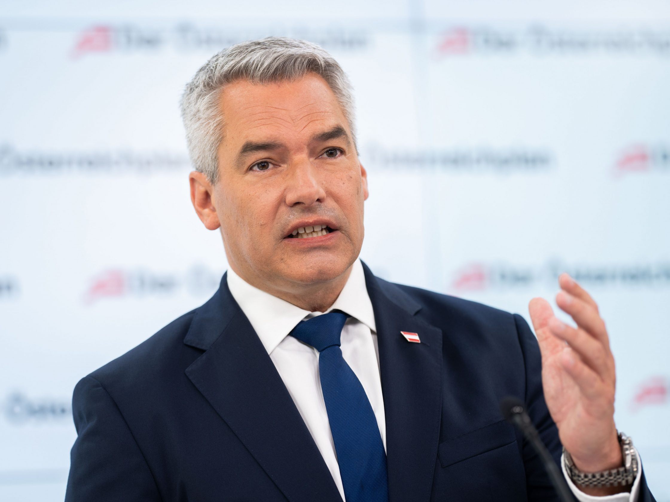 Kanzler begrüßt deutsche Afghanistan-Abschiebungen. Kanzler begrüßt deutsche Afghanistan-Abschiebungen.