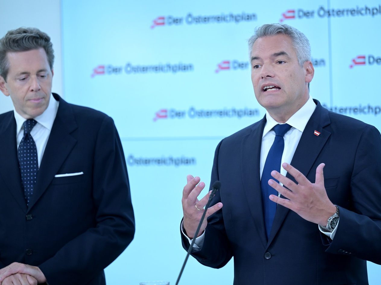 Nehammer neben Mahrer. Die Nationalratswahl steigt in weniger als fünf Wochen. Nehammer neben Mahrer. Die Nationalratswahl steigt in weniger als fünf Wochen.