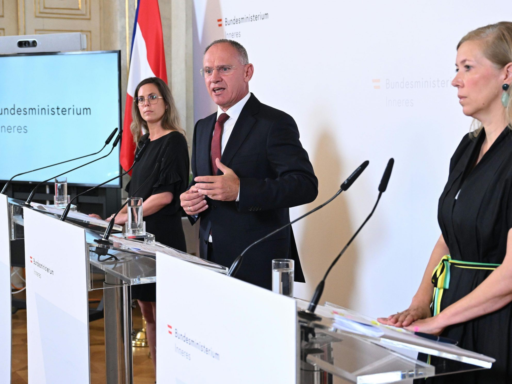 Auch im ersten Halbjahr gab es Abschiebungen. Auch im ersten Halbjahr gab es Abschiebungen.
