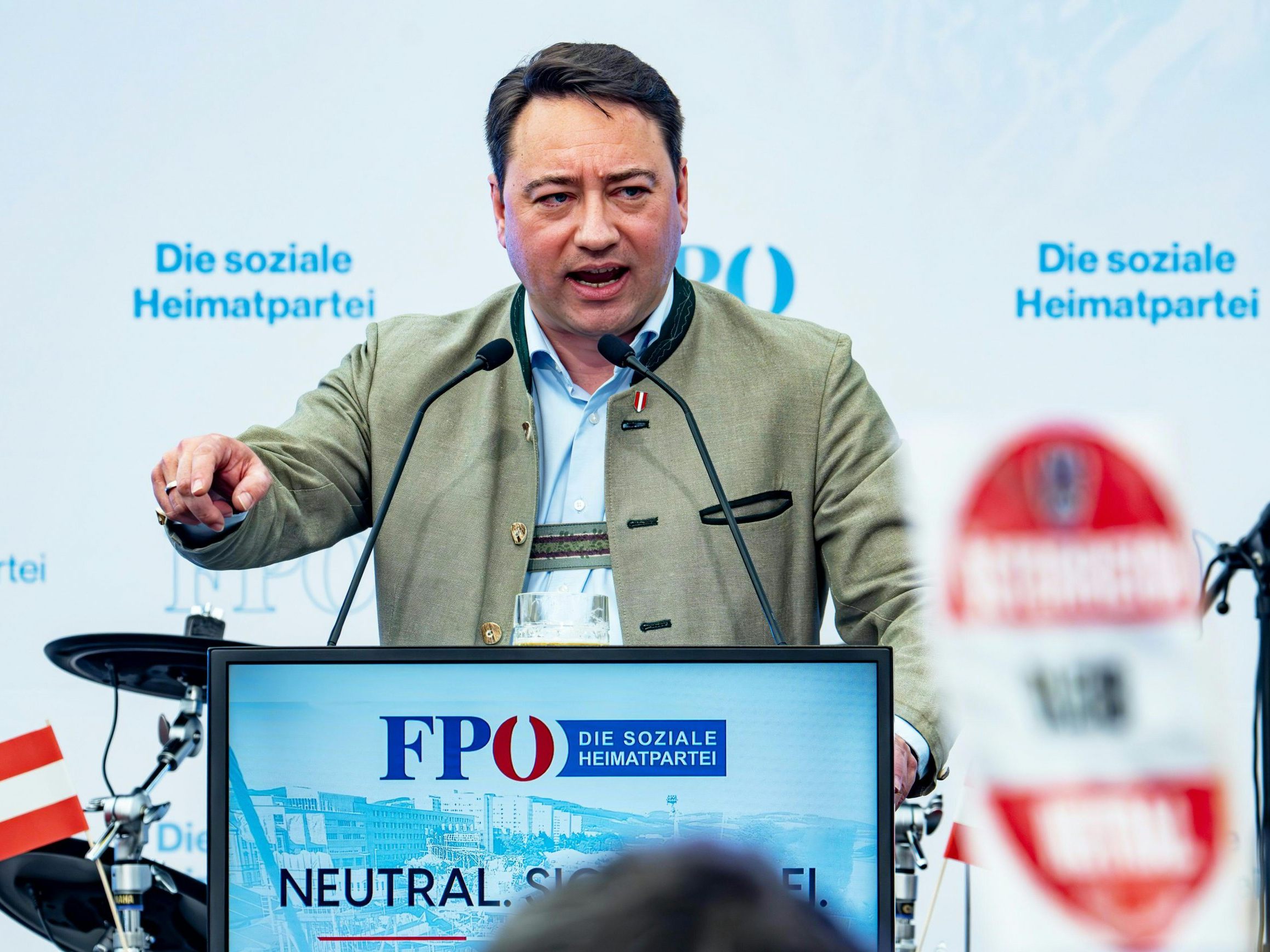 "Unser Ziel, mein Ziel ist eine FPÖ-ÖVP-Koalition mit einem Freiheitlichen Kanzler", so Haimbuchner.