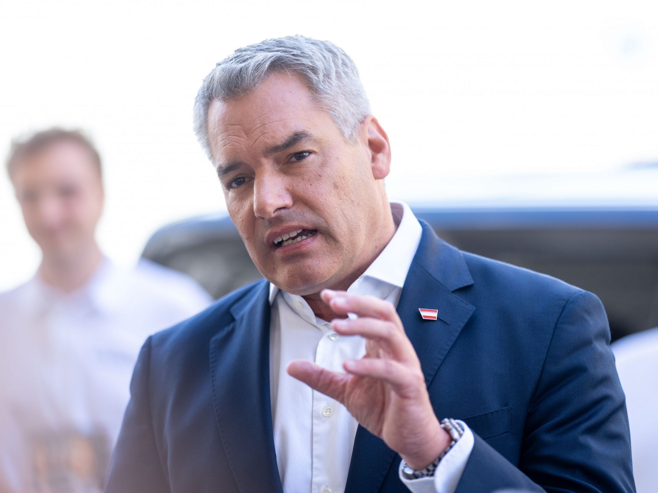 Nehammer will bei der Wahl als Erster durchs Ziel gehen.