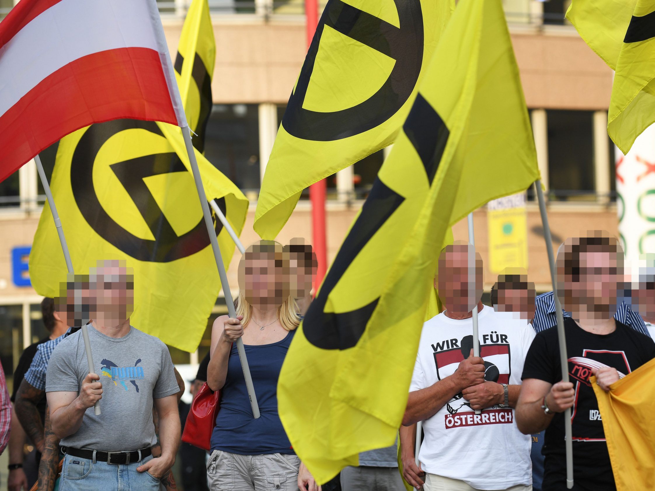 Eine Fernsehreportage über die Identitären sorgt für Aufregung. Eine Fernsehreportage über die Identitären sorgt für Aufregung.
