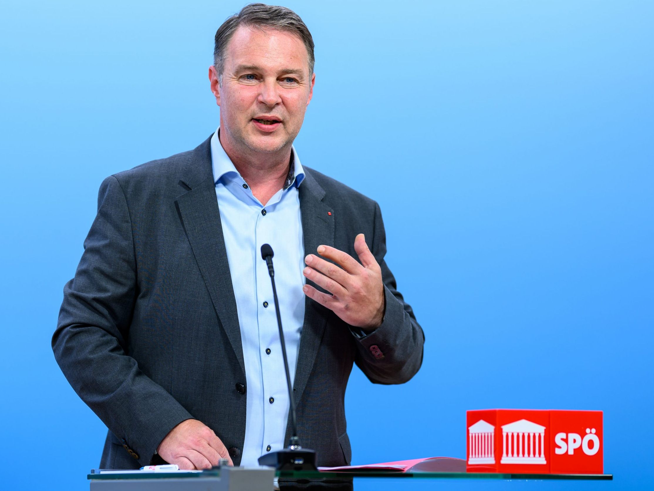 Steckbrief von Andreas Babler. Steckbrief von Andreas Babler.