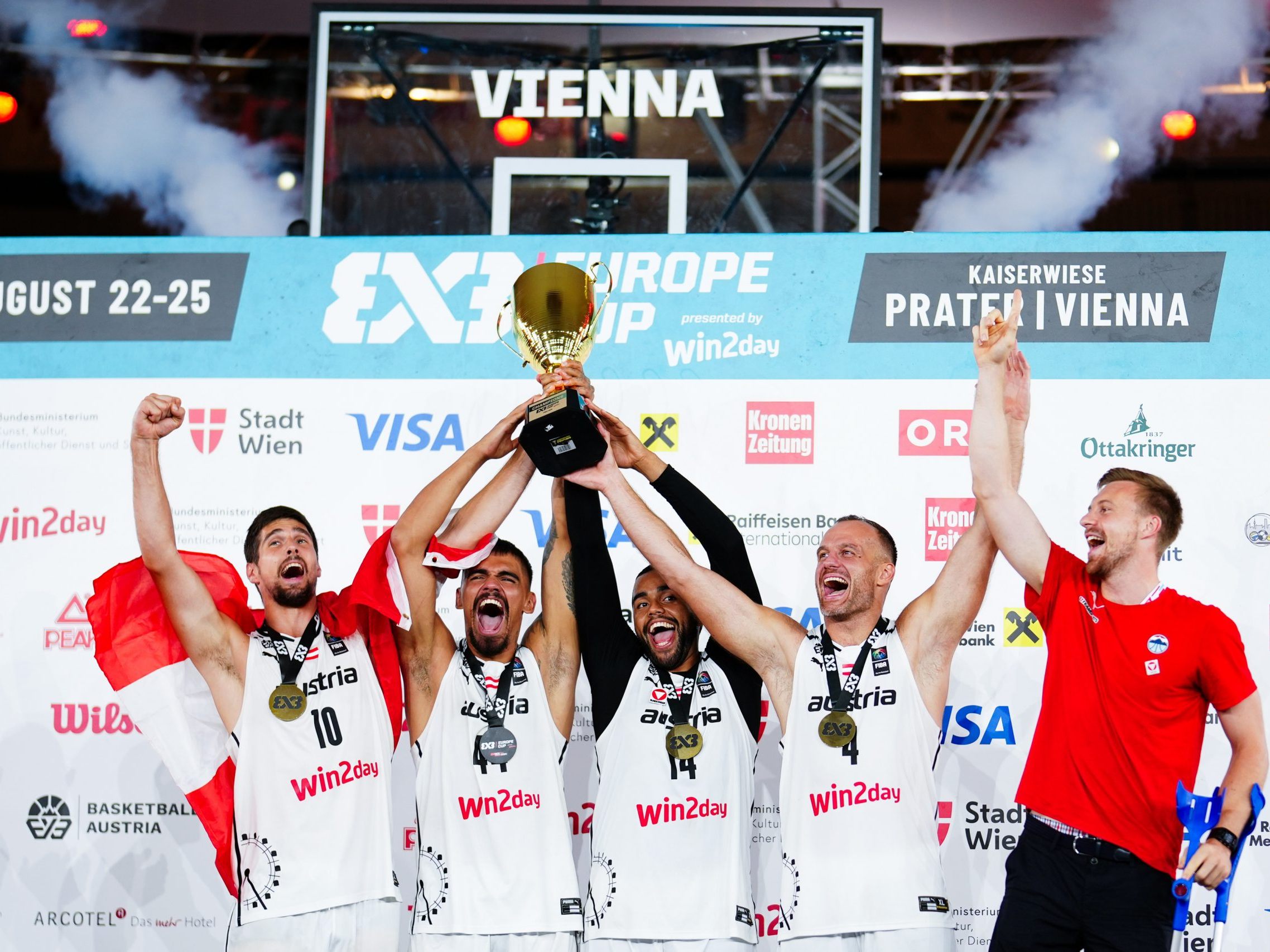Österreichs 3x3-Basketballer holten bei der EM in Wien den ersten Platz. Österreichs 3x3-Basketballer holten bei der EM in Wien den ersten Platz.