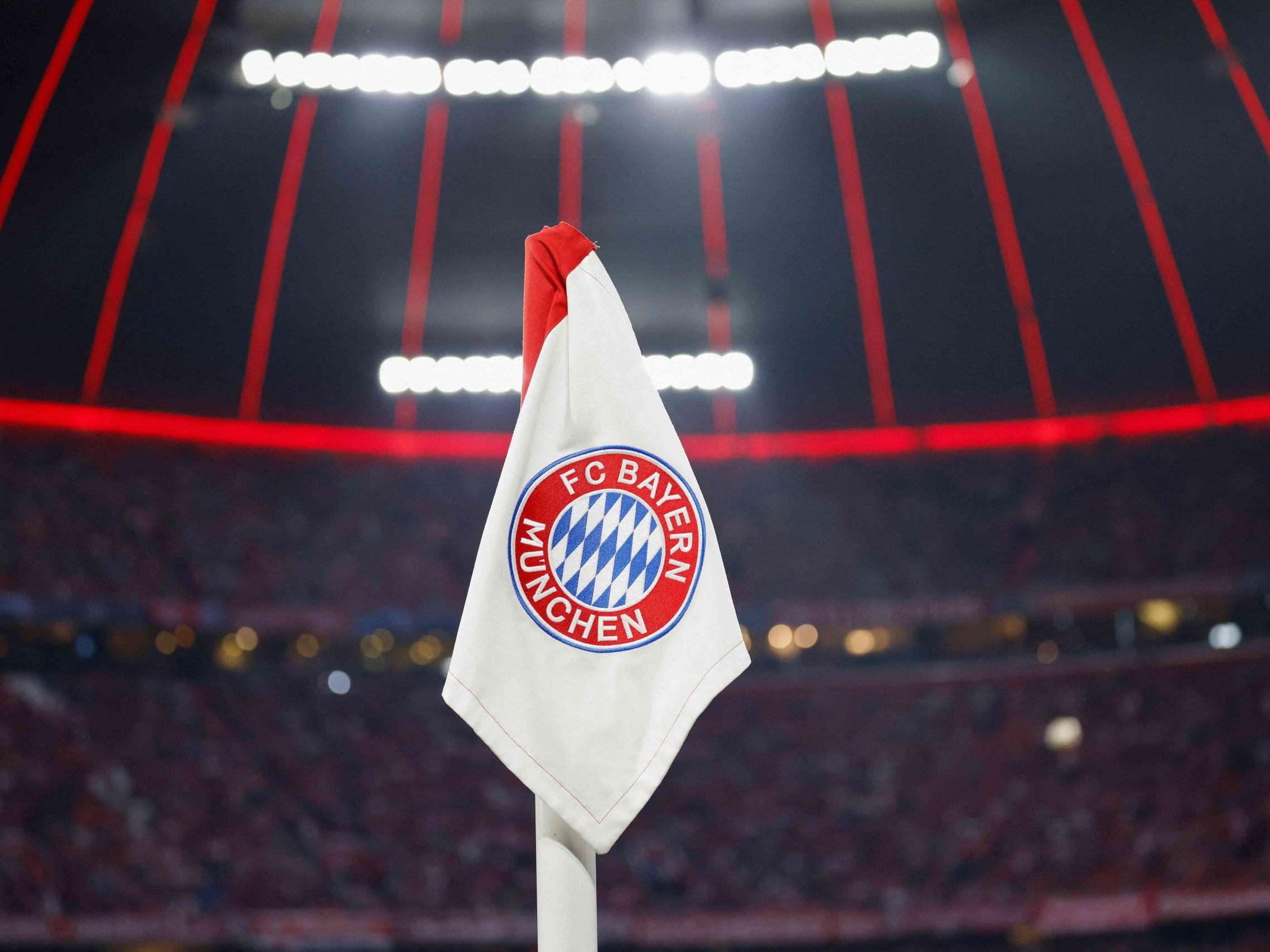 Bayerns Stanisic verletzt. Bayerns Stanisic verletzt.