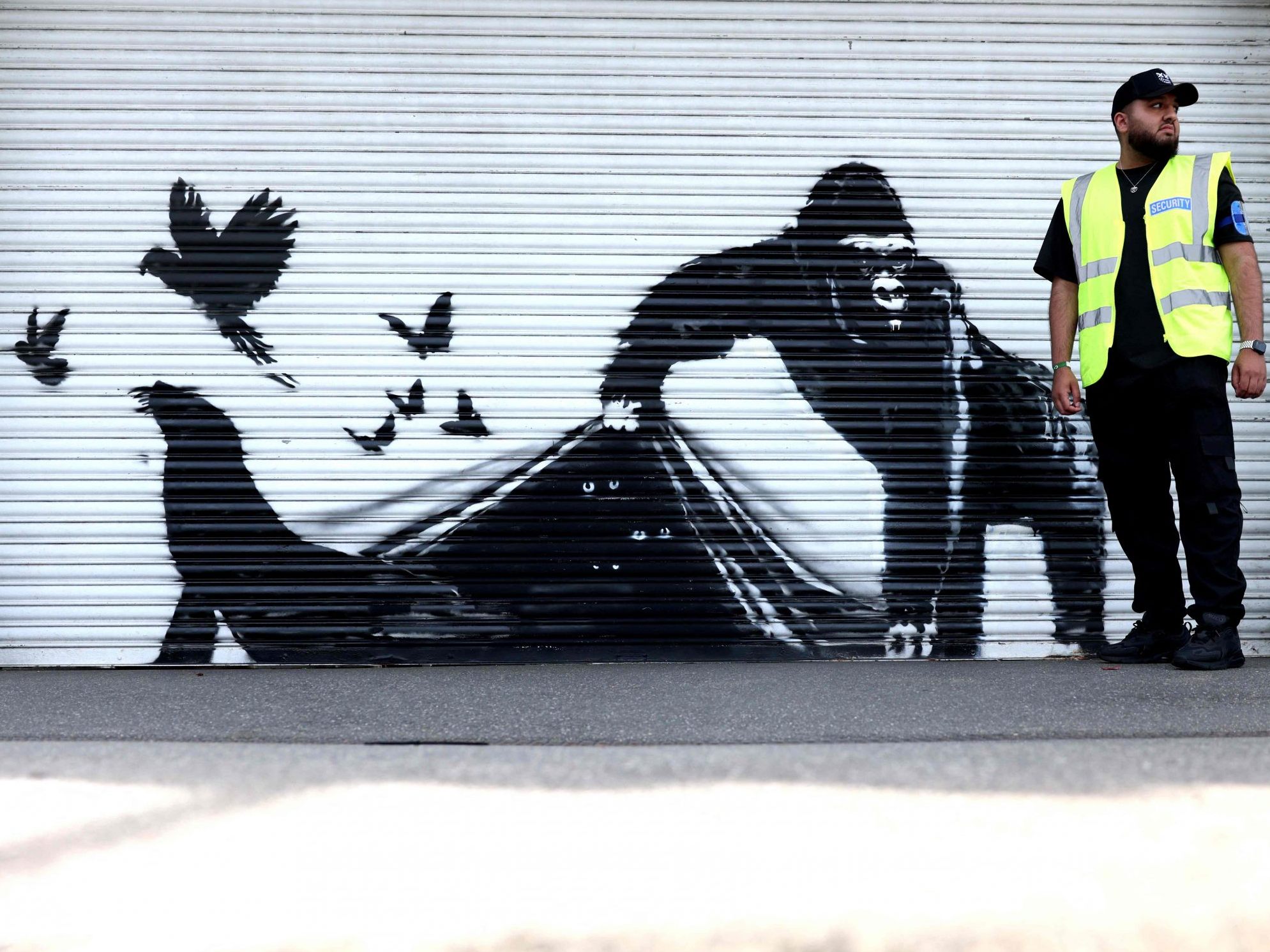 Street-Art-Künstler Banksy beendete mit dem Gorilla seine jüngste Serie in London. Street-Art-Künstler Banksy beendete mit dem Gorilla seine jüngste Serie in London.