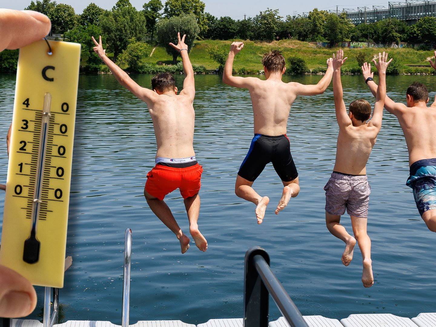 Das Wochenende wird sommerlich heiß.