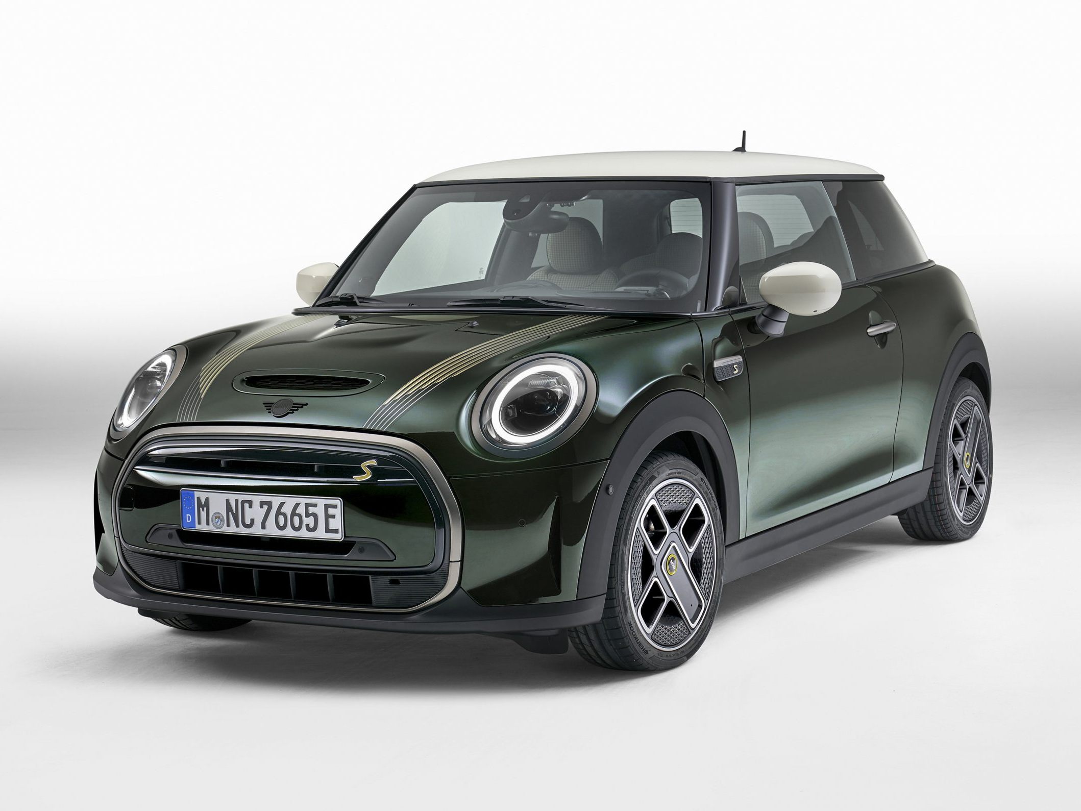 Aufgrund von Brandgefahr werden alle vollelektrischen Mini Cooper SE-Modelle weltweit zurückgerufen.