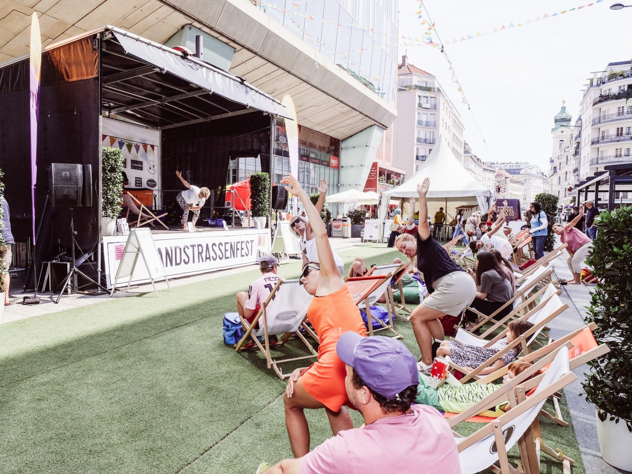 In der kommenden Woche findet das Landstraßefest statt. In der kommenden Woche findet das Landstraßefest statt.