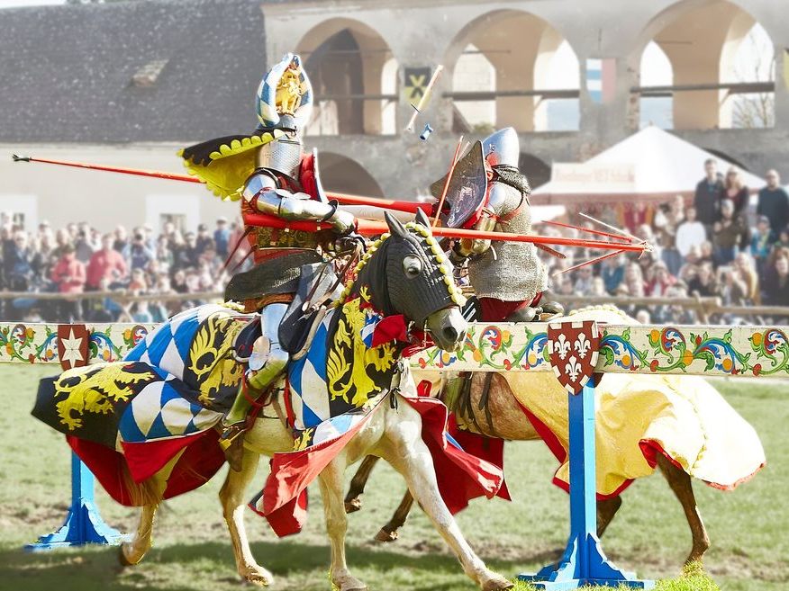 Spannung und Action beim Ritterturnier auf der Rosenburg. Spannung und Action beim Ritterturnier auf der Rosenburg.