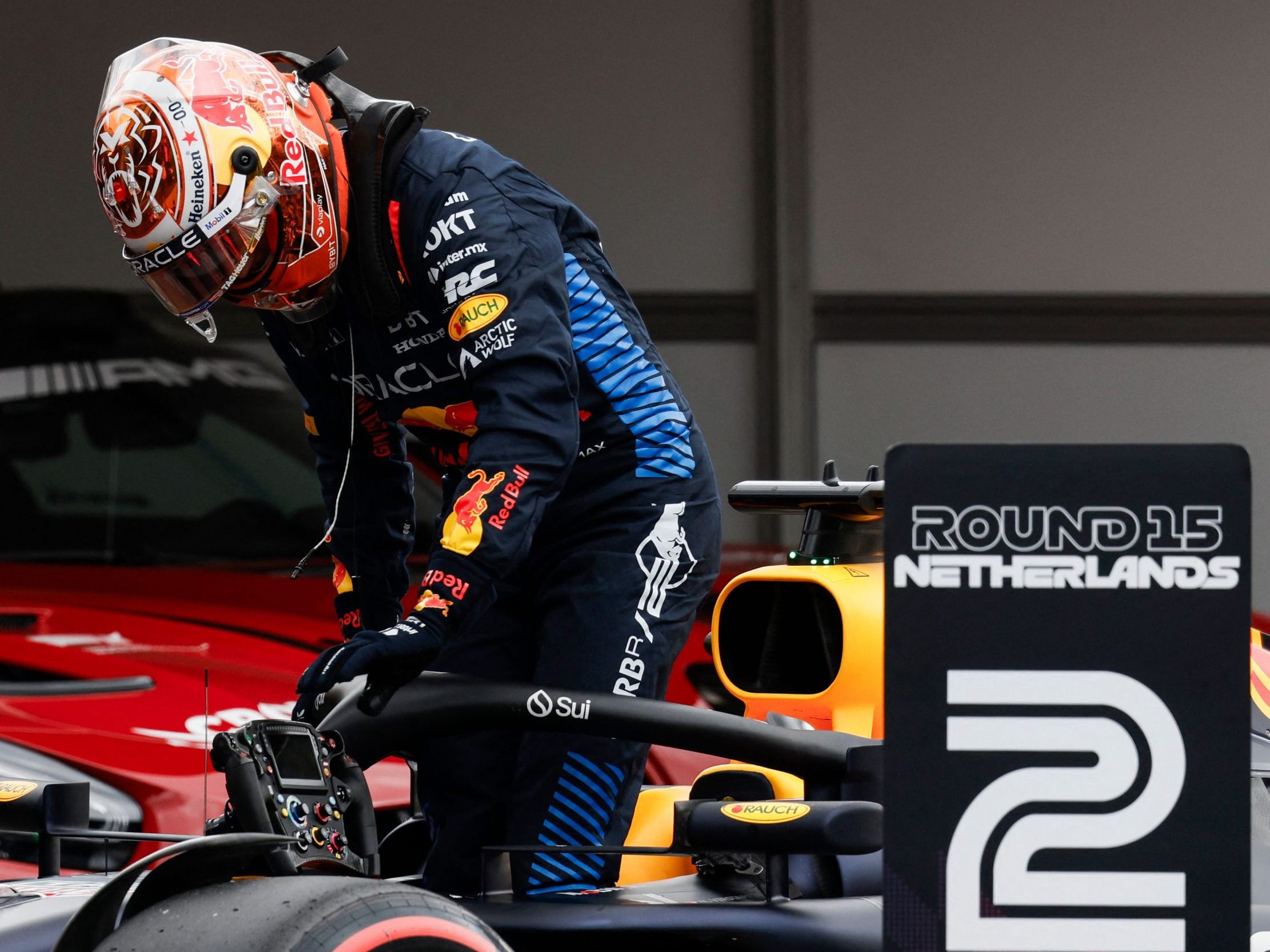 Max Verstappen geht in Zandvoort auf Verfolgungsjagd.
