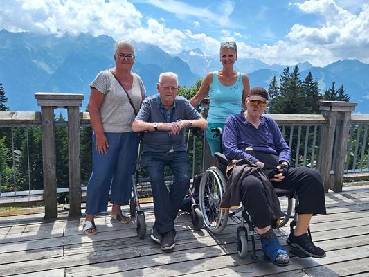 Jahreswunsch zweier Bewohner Jahreswunsch zweier Bewohner