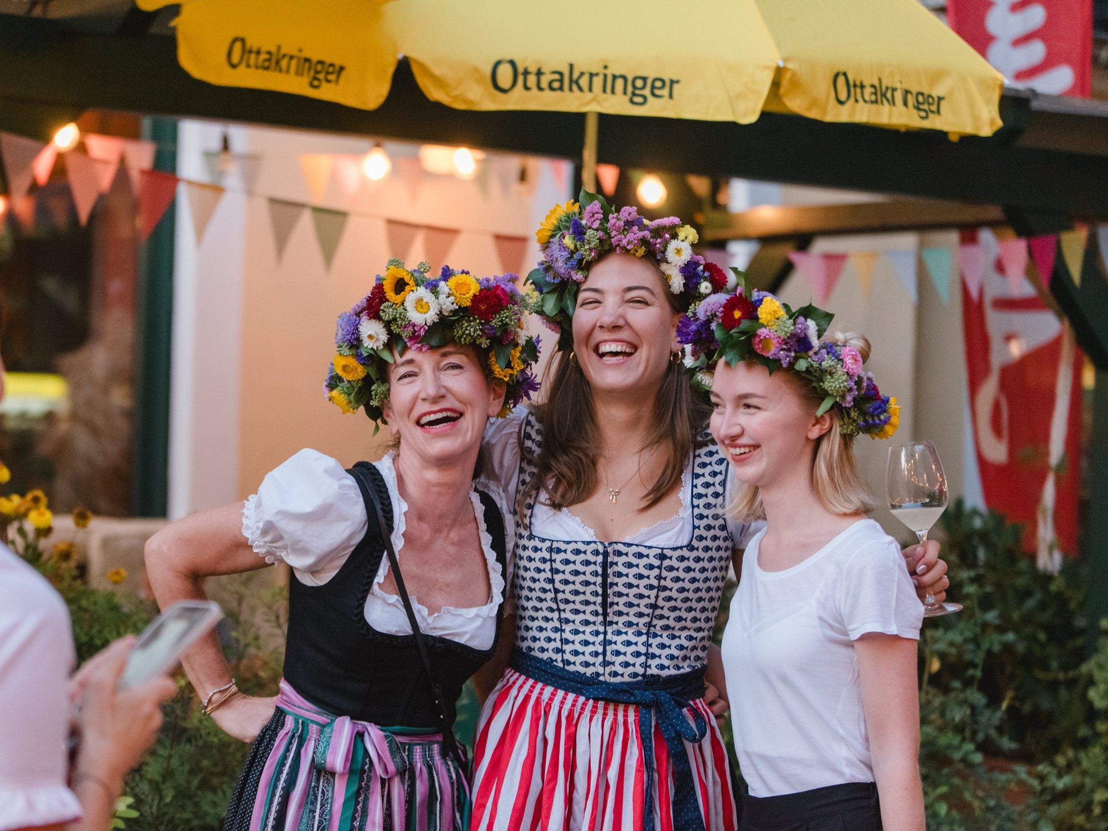 Komm in Dirndl und Lederhose zum Wiesn-Party ins Gasthaus Napoleon. Komm in Dirndl und Lederhose zum Wiesn-Party ins Gasthaus Napoleon.