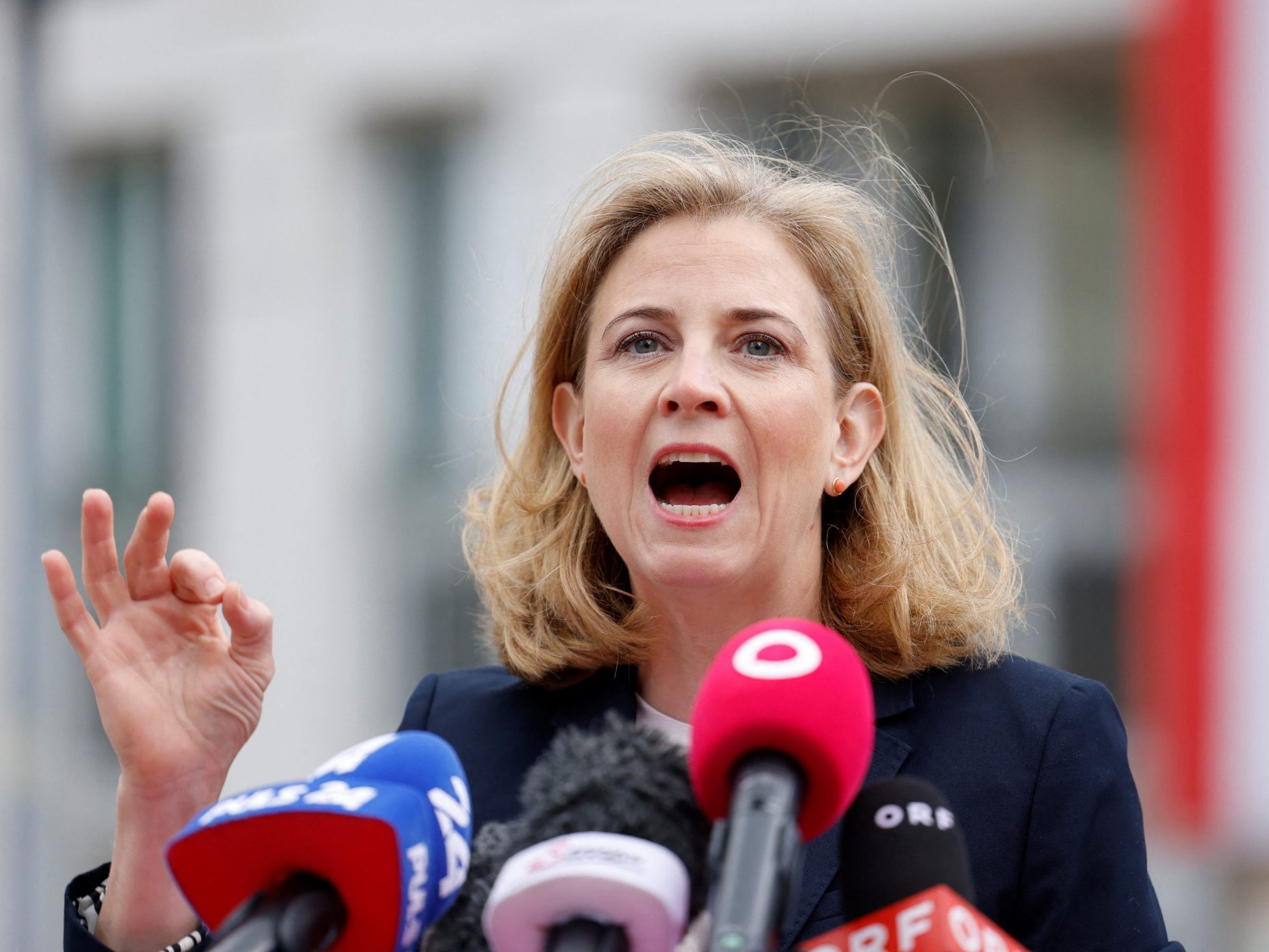 Die NEOS wollen mit Korruption "abfahren". Die NEOS wollen mit Korruption "abfahren".