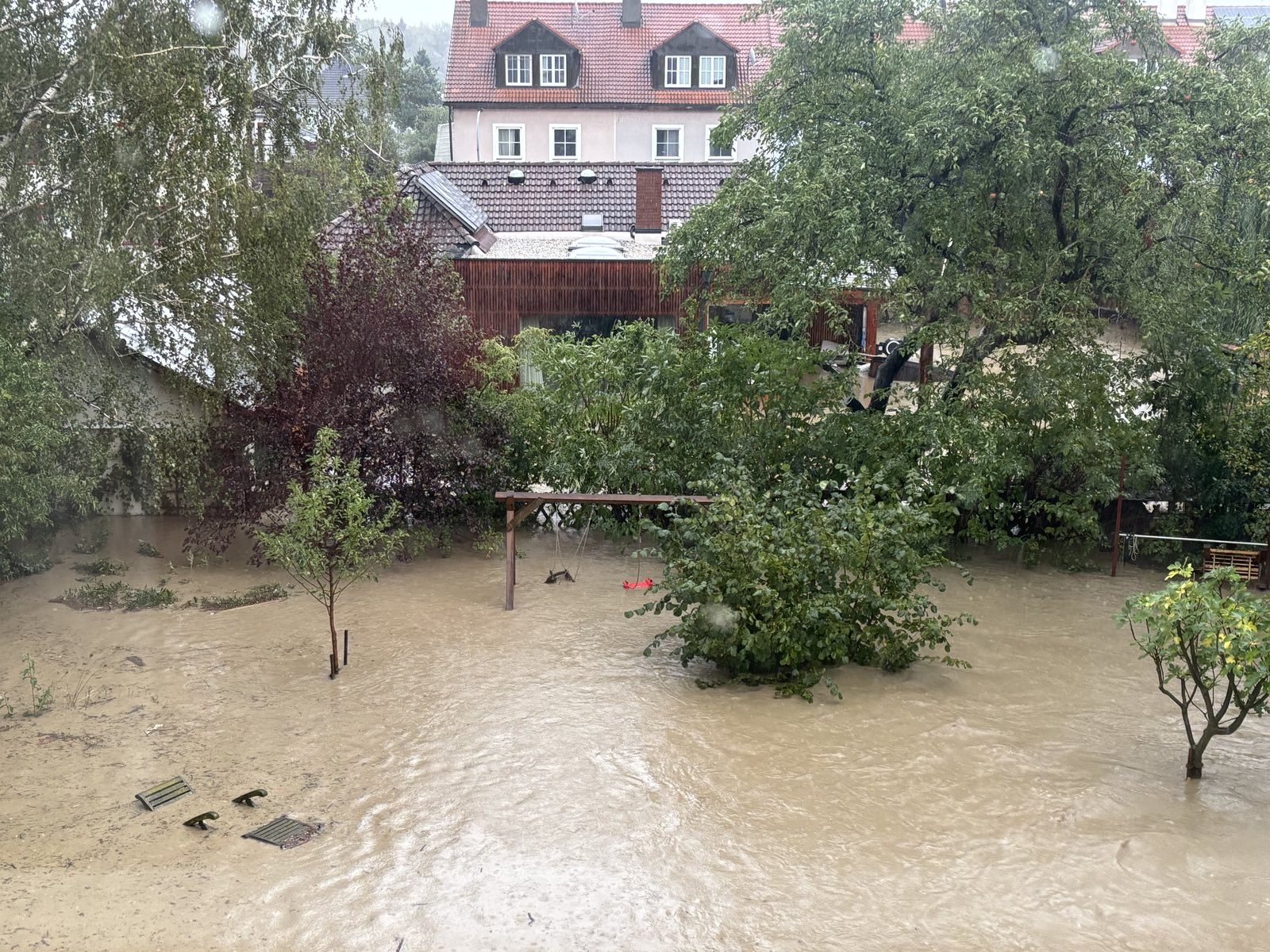 In Böheimkirchen steht alles unter Wasser.