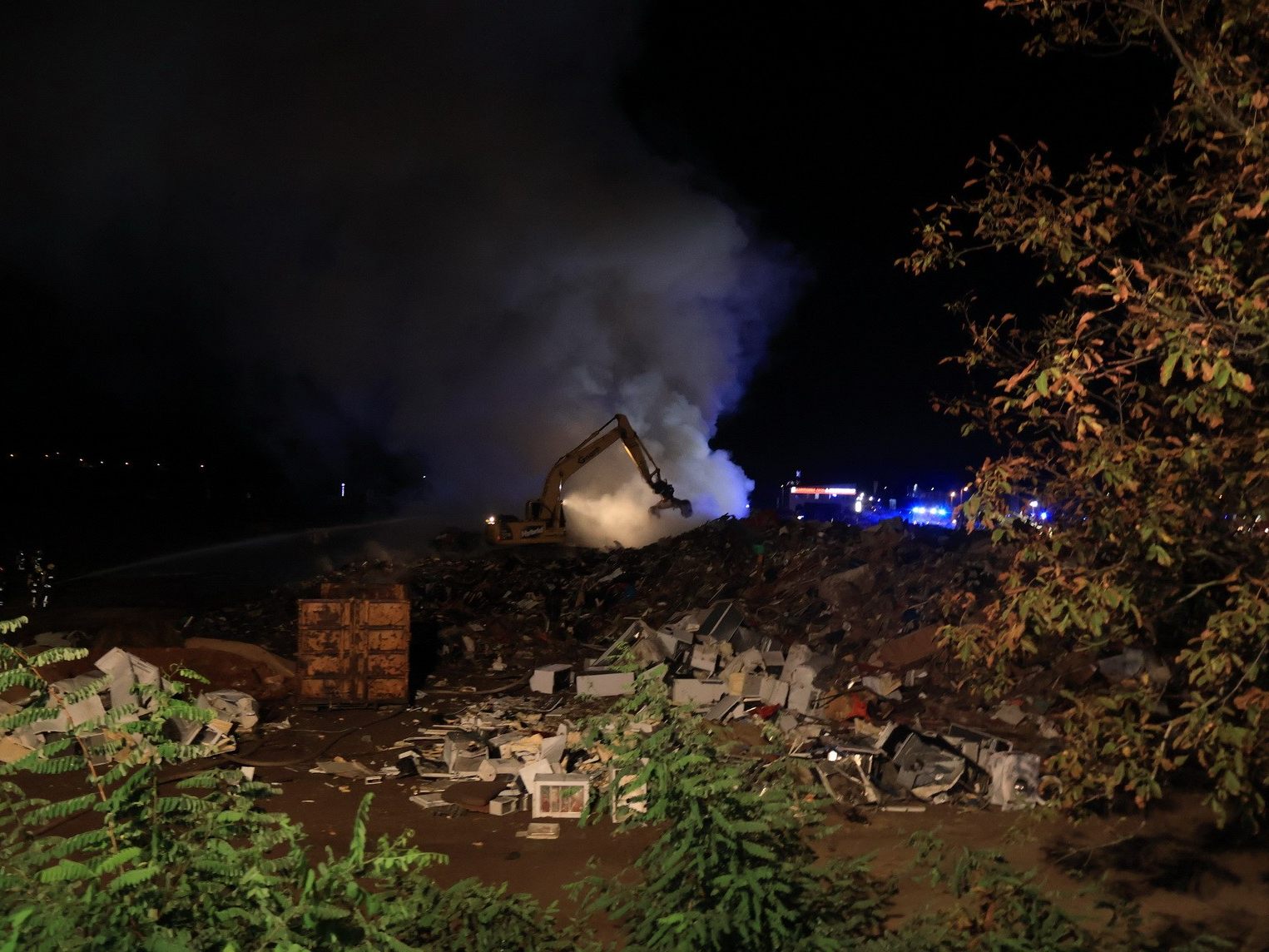15 Feuerwehren mit 110 Helfern waren ausgerückt. 15 Feuerwehren mit 110 Helfern waren ausgerückt.