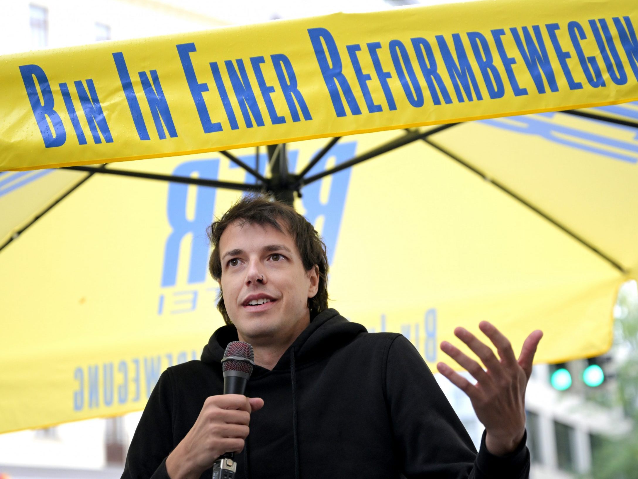 Wlazny will in einer Woche Politiker sein. Wlazny will in einer Woche Politiker sein.