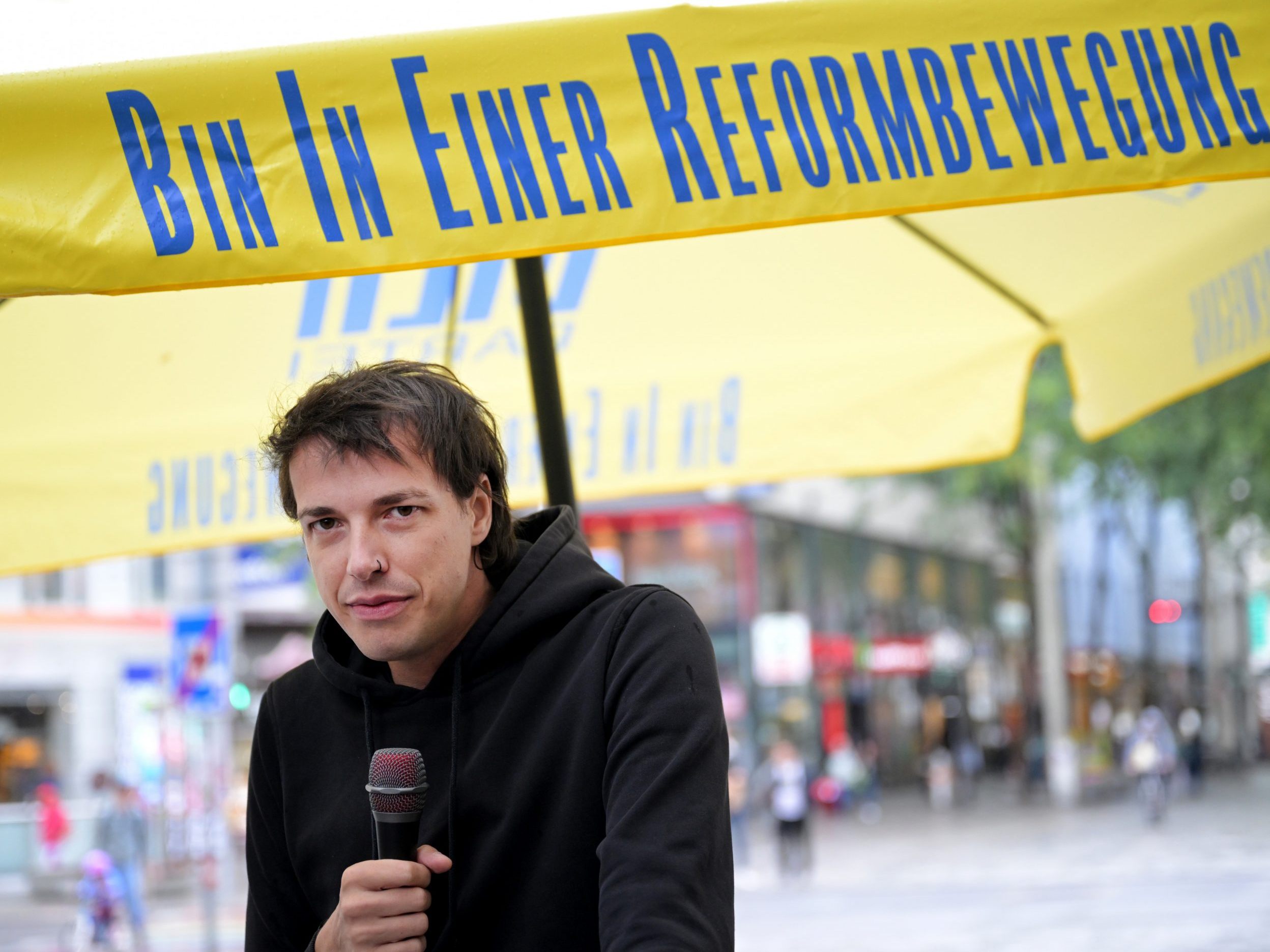 Im Fall eines Einzugs in den Nationalrat wäre Wlazny bereit, auch an Koalitionsverhandlungen teilzunehmen. Im Fall eines Einzugs in den Nationalrat wäre Wlazny bereit, auch an Koalitionsverhandlungen teilzunehmen.