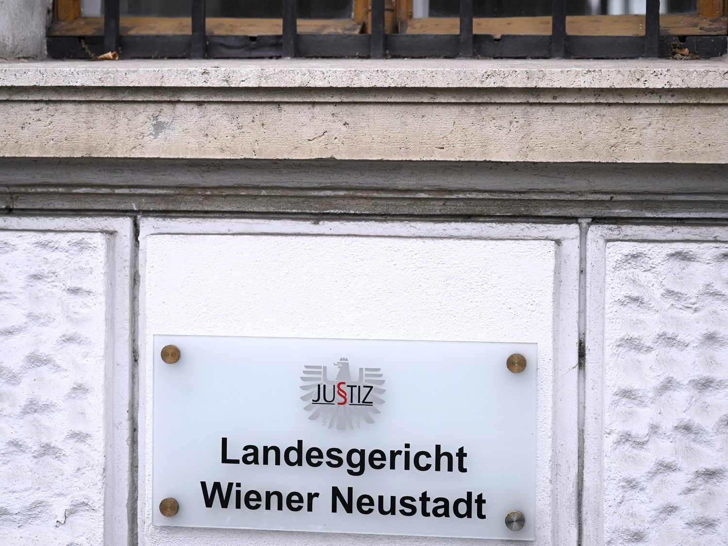 Verteidigung meldete Nichtigkeitsbeschwerde sowie Berufung an. Verteidigung meldete Nichtigkeitsbeschwerde sowie Berufung an.