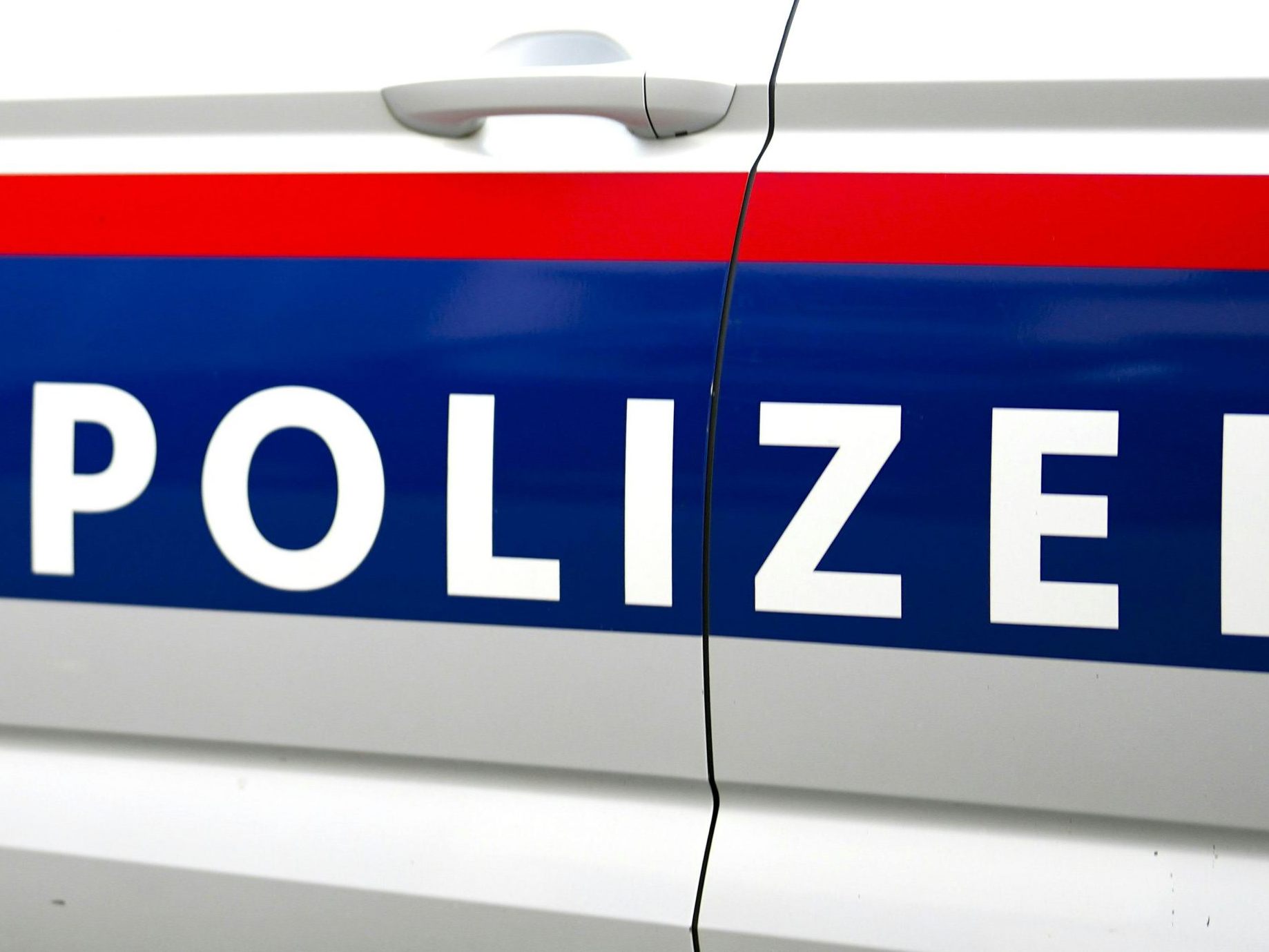 In Wien-Alsergrund schnappte die Polizei eine jugendliche Graffiti-Gang. In Wien-Alsergrund schnappte die Polizei eine jugendliche Graffiti-Gang.