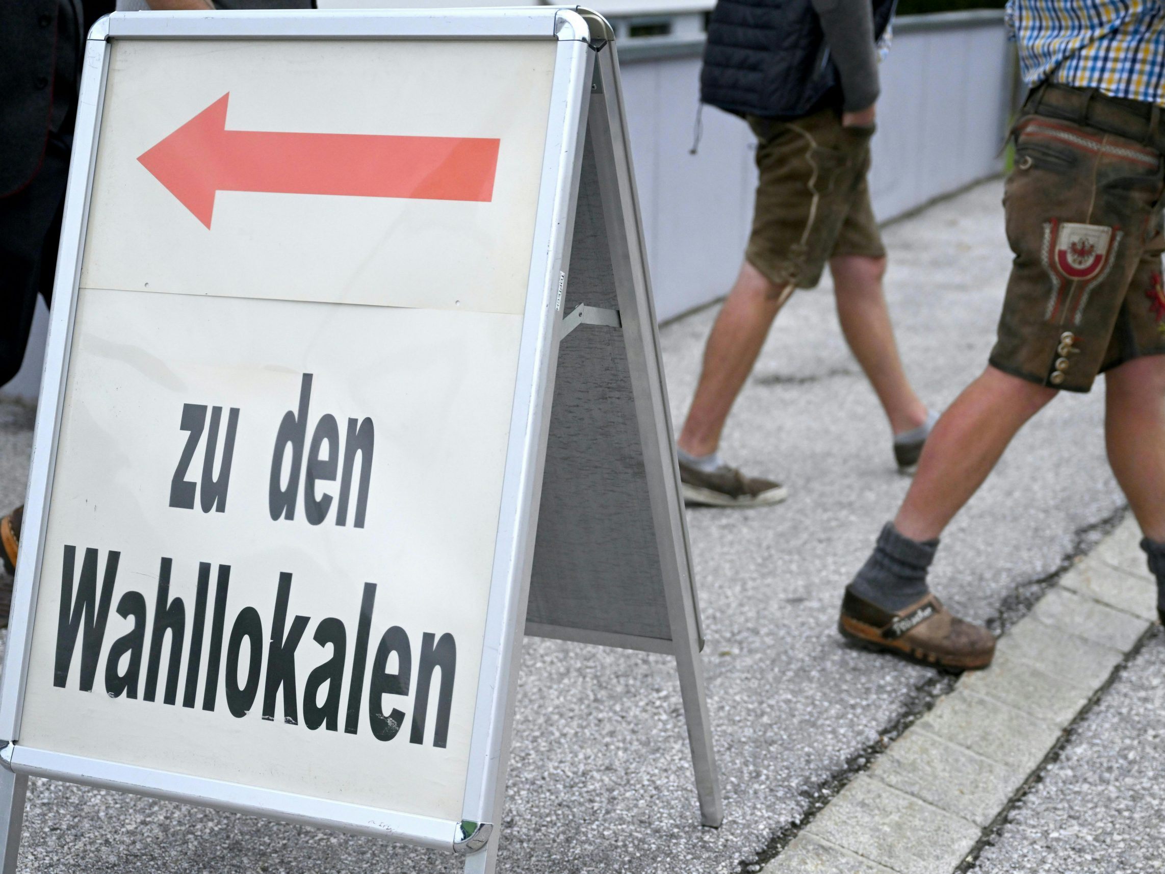Die erste Hochrechnung am Wahlsonntag ist kurz nach 17 Uhr zu erwarten.