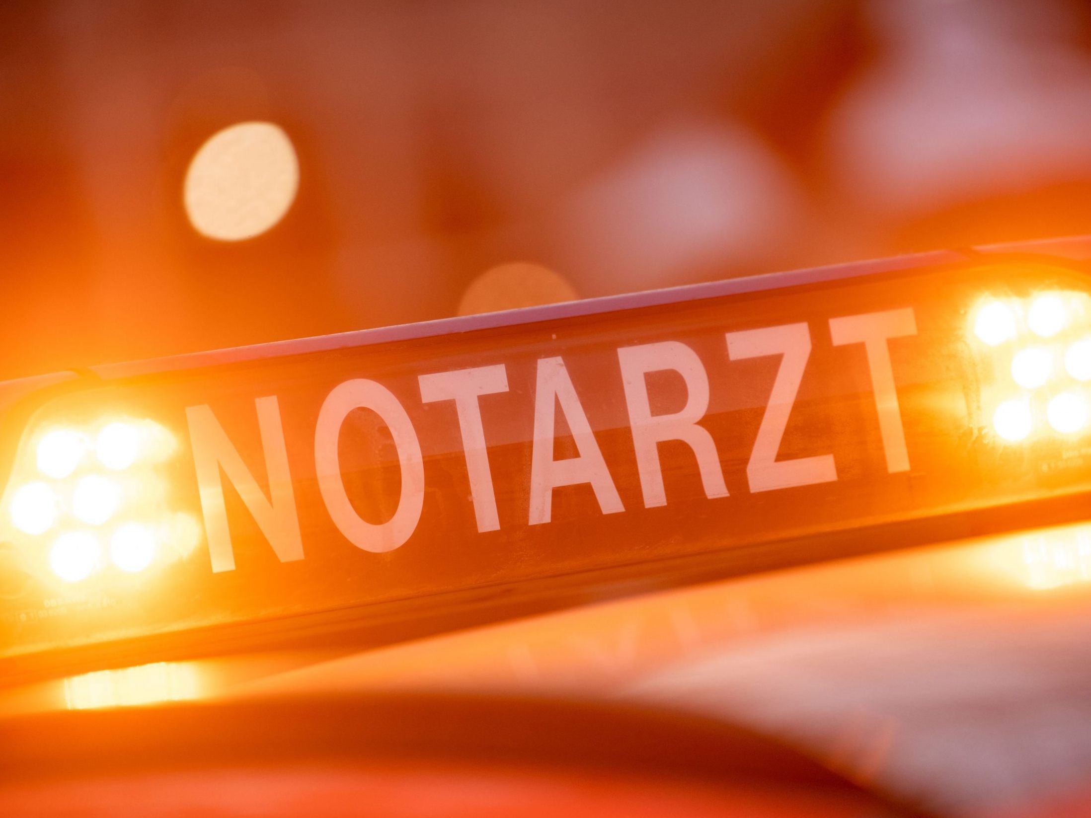 70-jährige Fußgängerin in Wien von Auto mitgeschleift