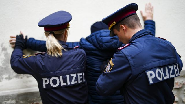 Typisch Wien Die Original Wiener Sachertorte Wien Aktuell VIENNA.AT